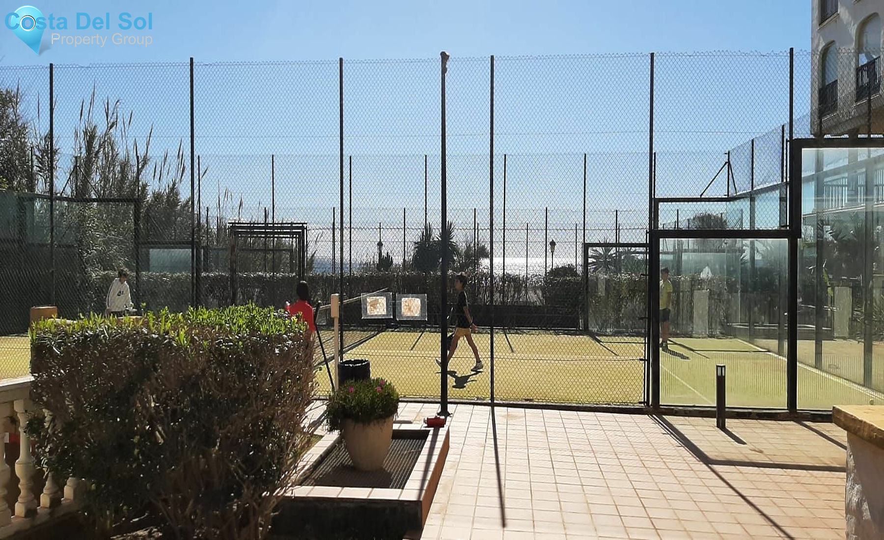 Middle Floor Apartment in La Duquesa-1148262