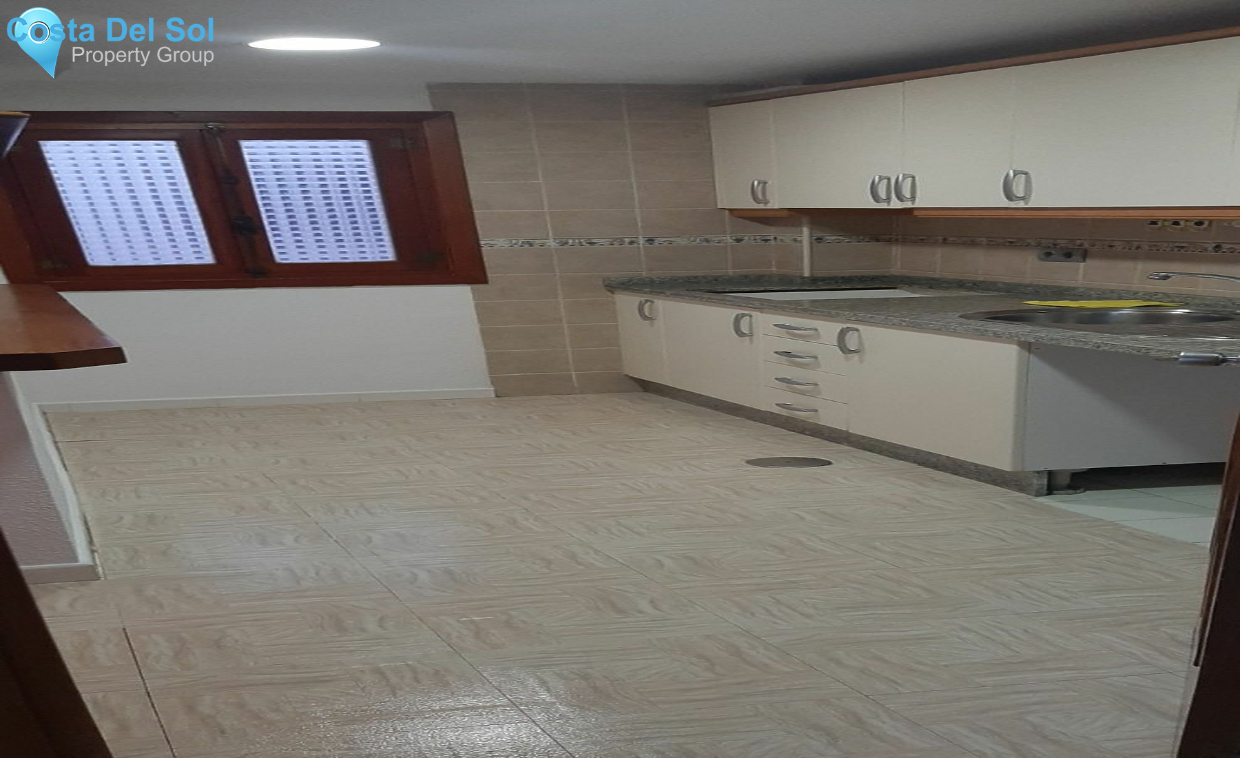 Middle Floor Apartment in La Duquesa-1148247