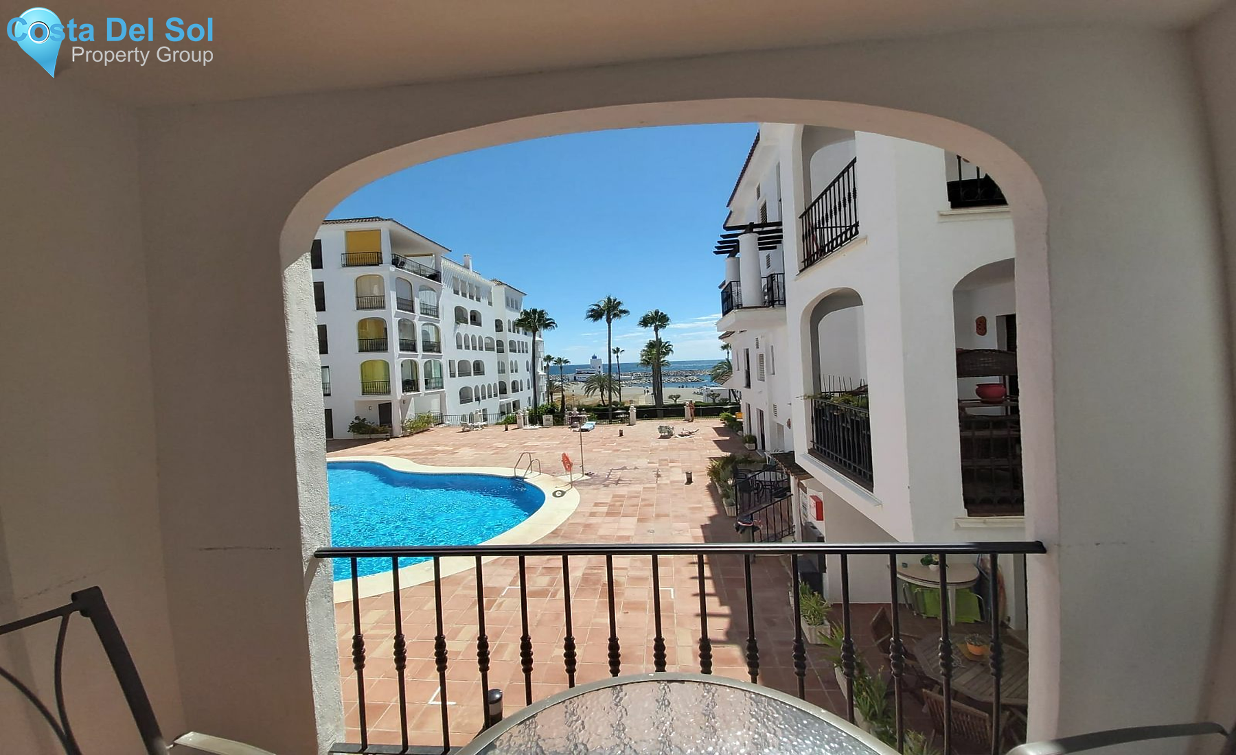 Middle Floor Apartment in La Duquesa-1169697