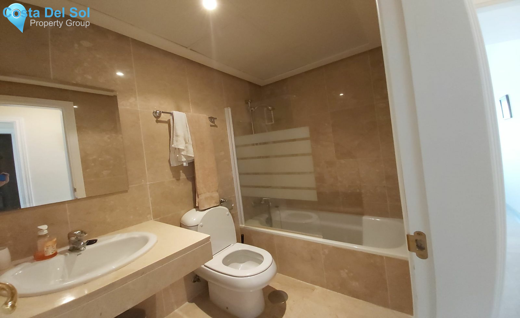 Middle Floor Apartment in La Duquesa-1169699
