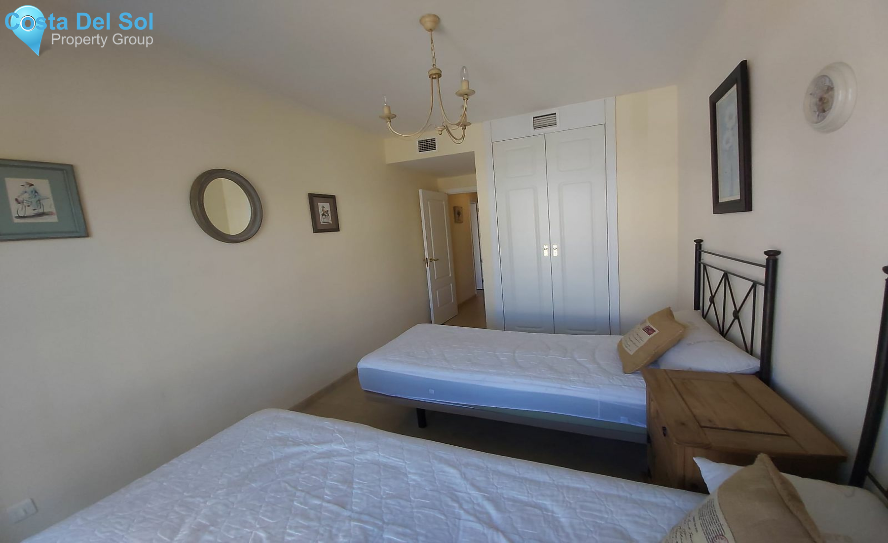 Middle Floor Apartment in La Duquesa-1169701