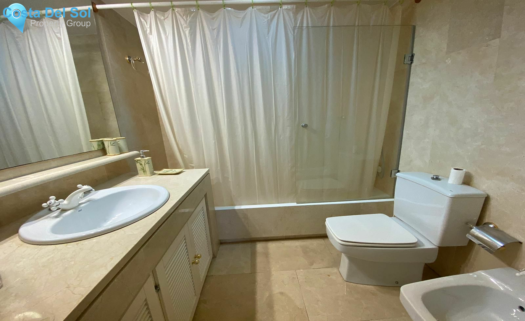 Middle Floor Apartment in La Duquesa-1170177