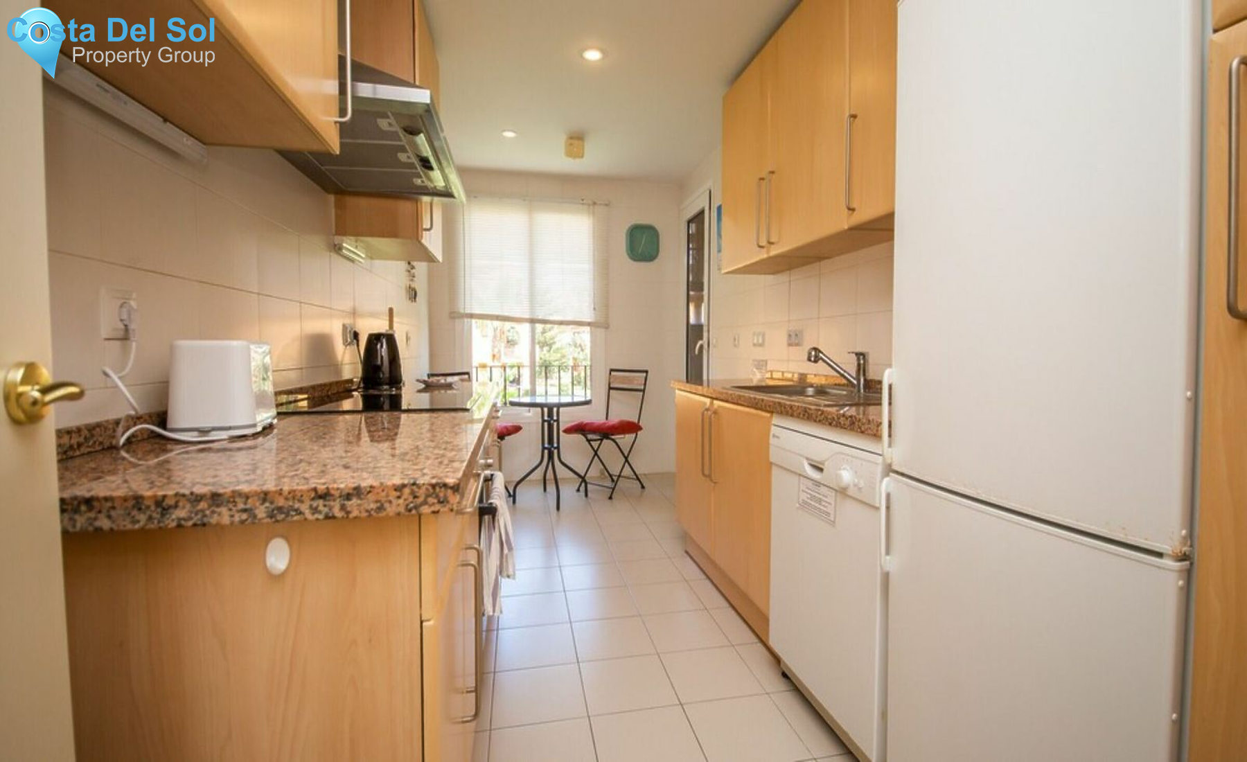 Middle Floor Apartment in La Duquesa-1183764