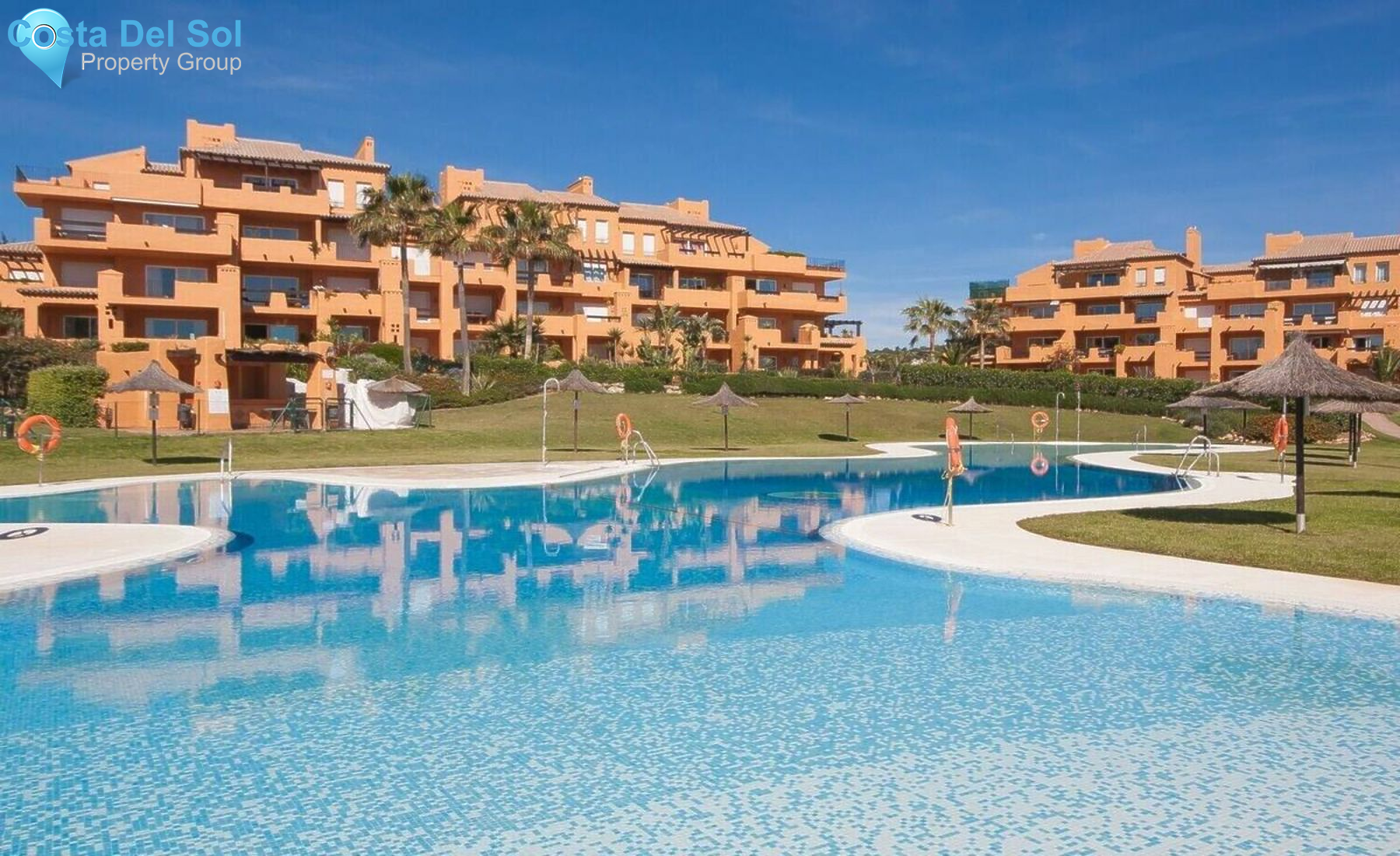 Middle Floor Apartment in La Duquesa-1183748