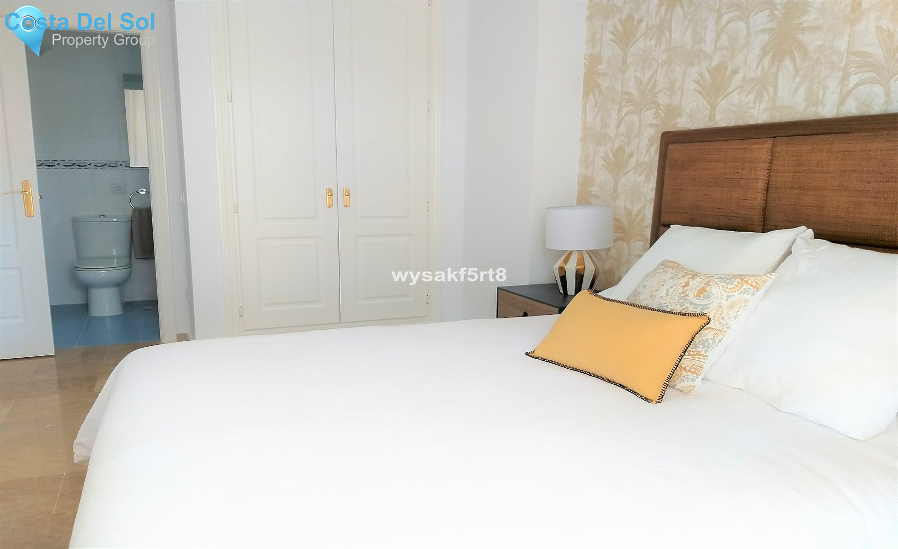 Middle Floor Apartment in La Duquesa-1186846