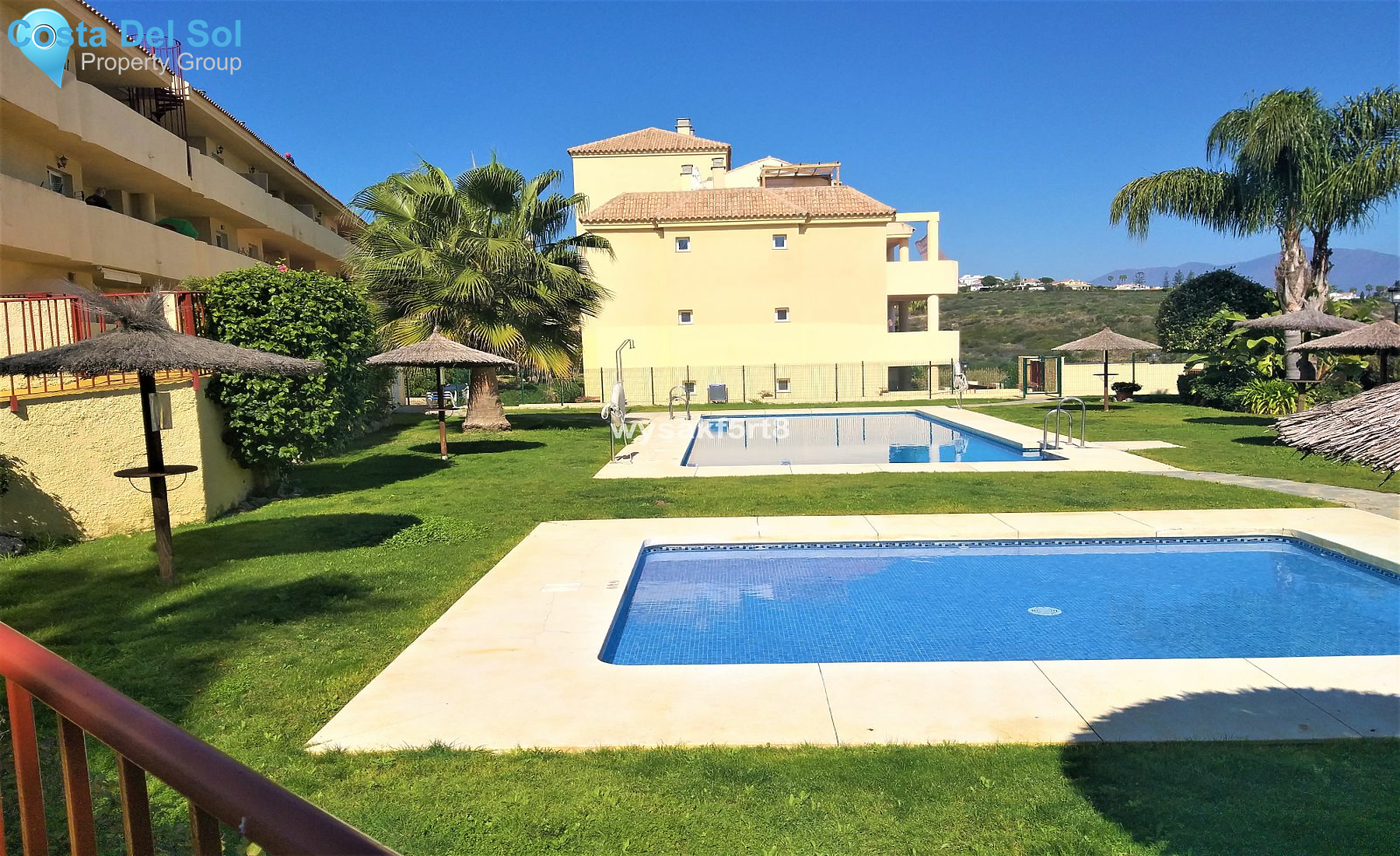 Middle Floor Apartment in La Duquesa-1186850