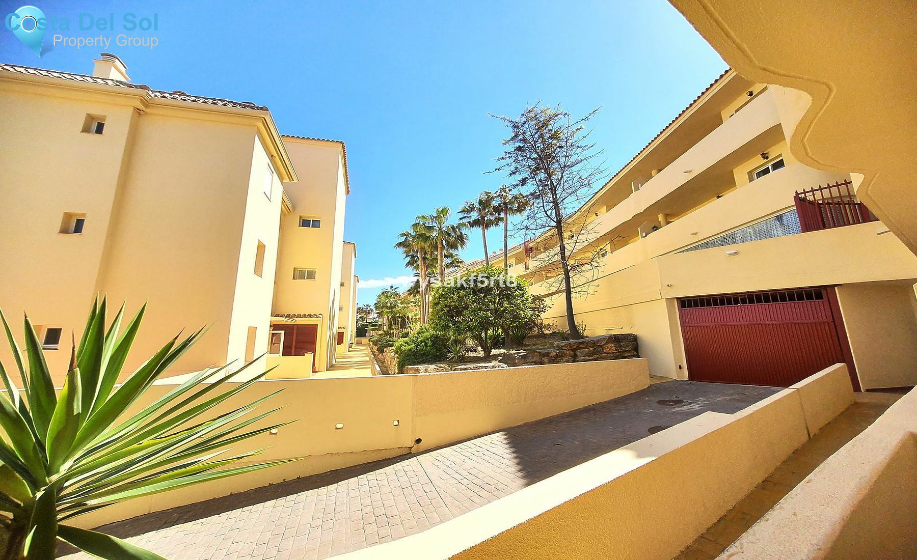Middle Floor Apartment in La Duquesa-1186852