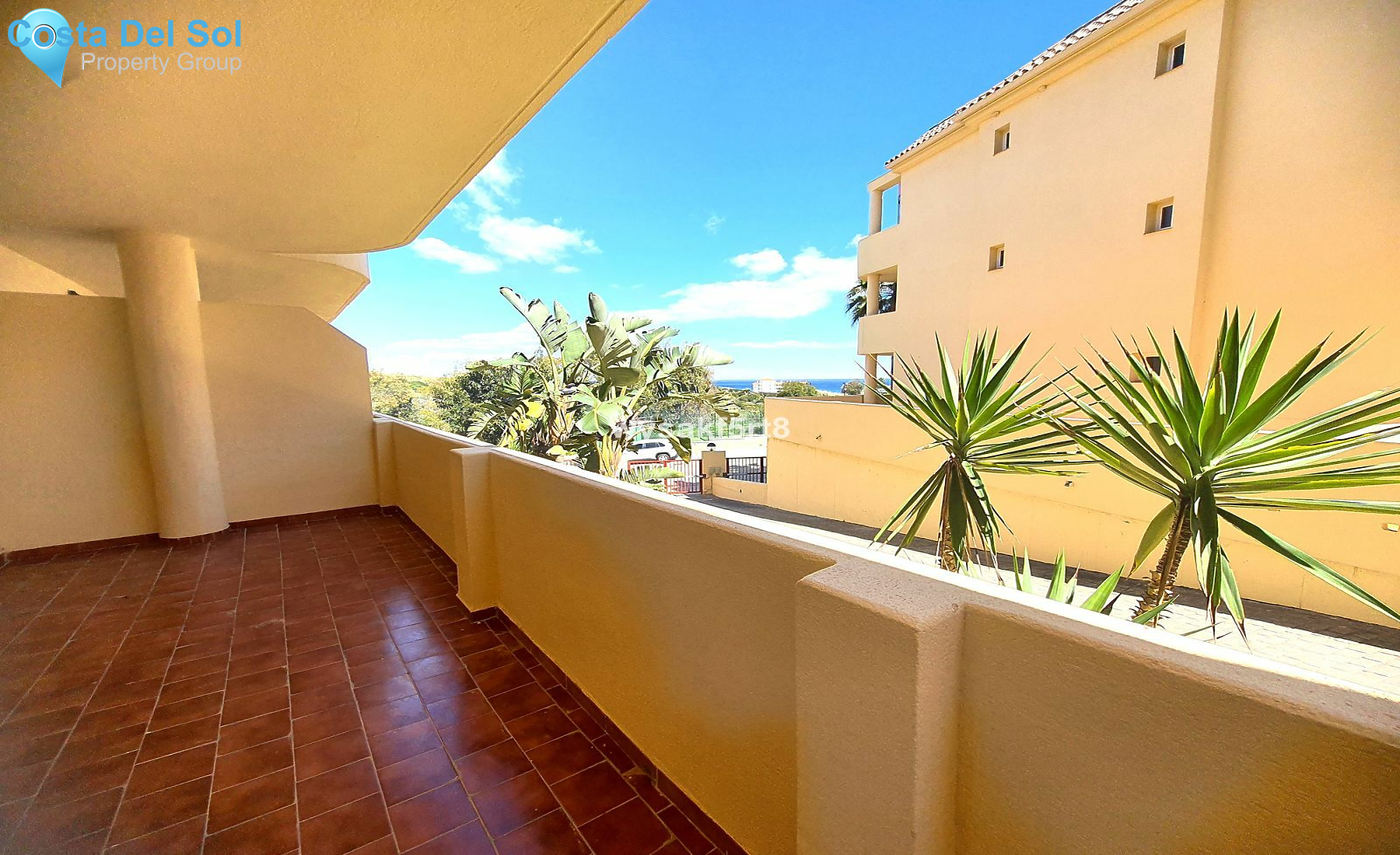 Middle Floor Apartment in La Duquesa-1186840