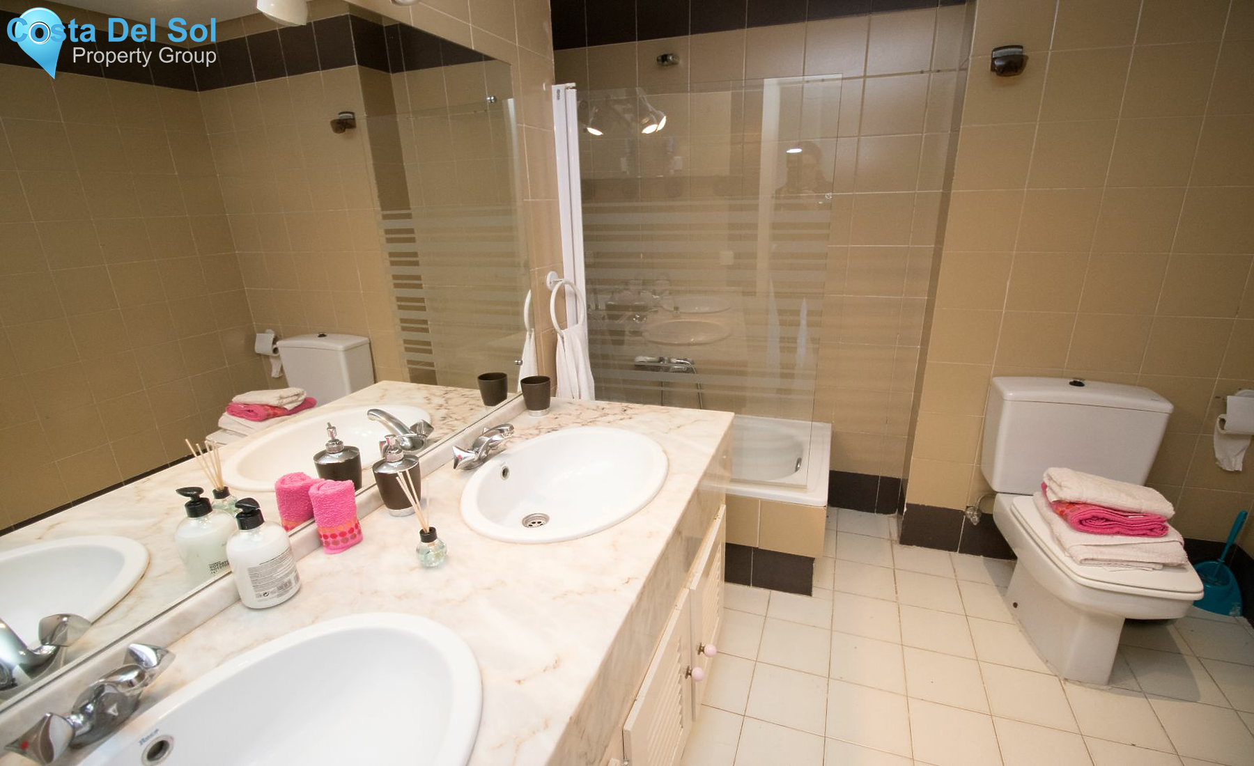 Middle Floor Apartment in La Duquesa-1187565