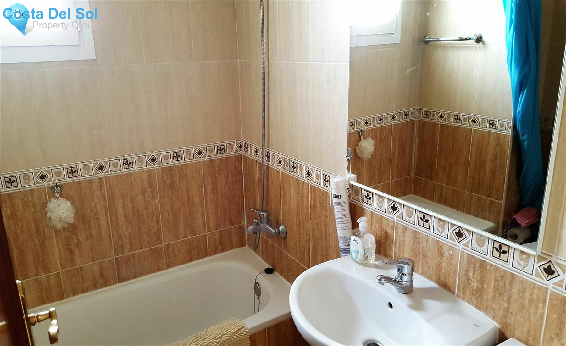Middle Floor Apartment in La Duquesa-1194877