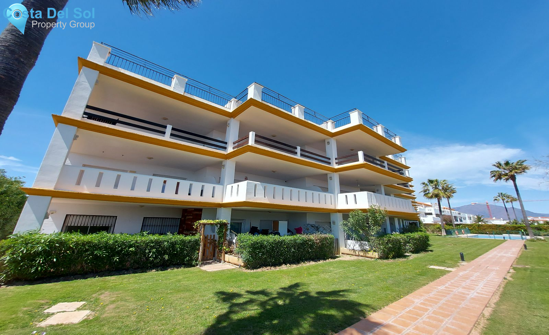 Middle Floor Apartment in La Duquesa-1194869