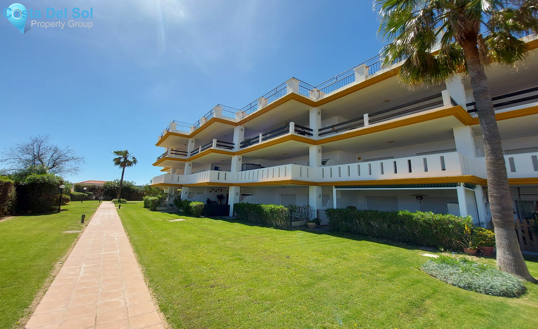 Middle Floor Apartment in La Duquesa-1194871