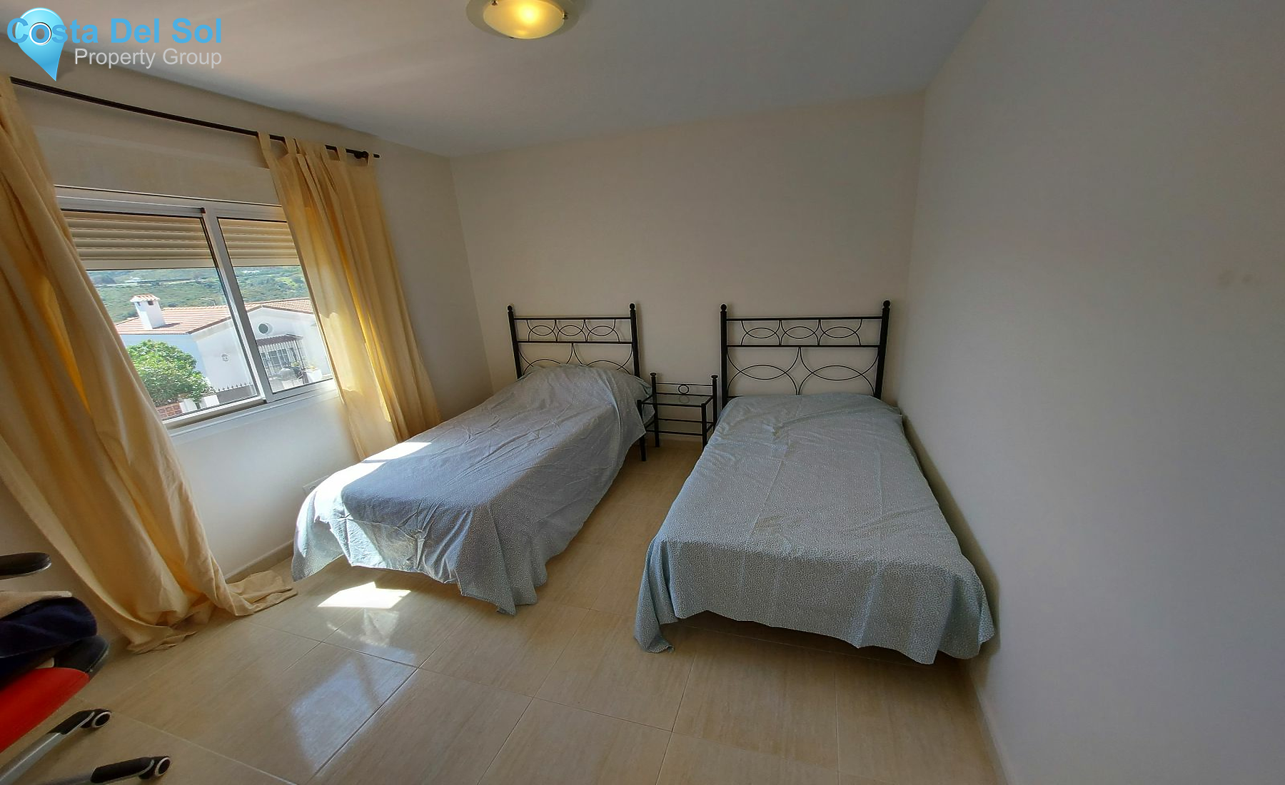 Middle Floor Apartment in La Duquesa-1194876