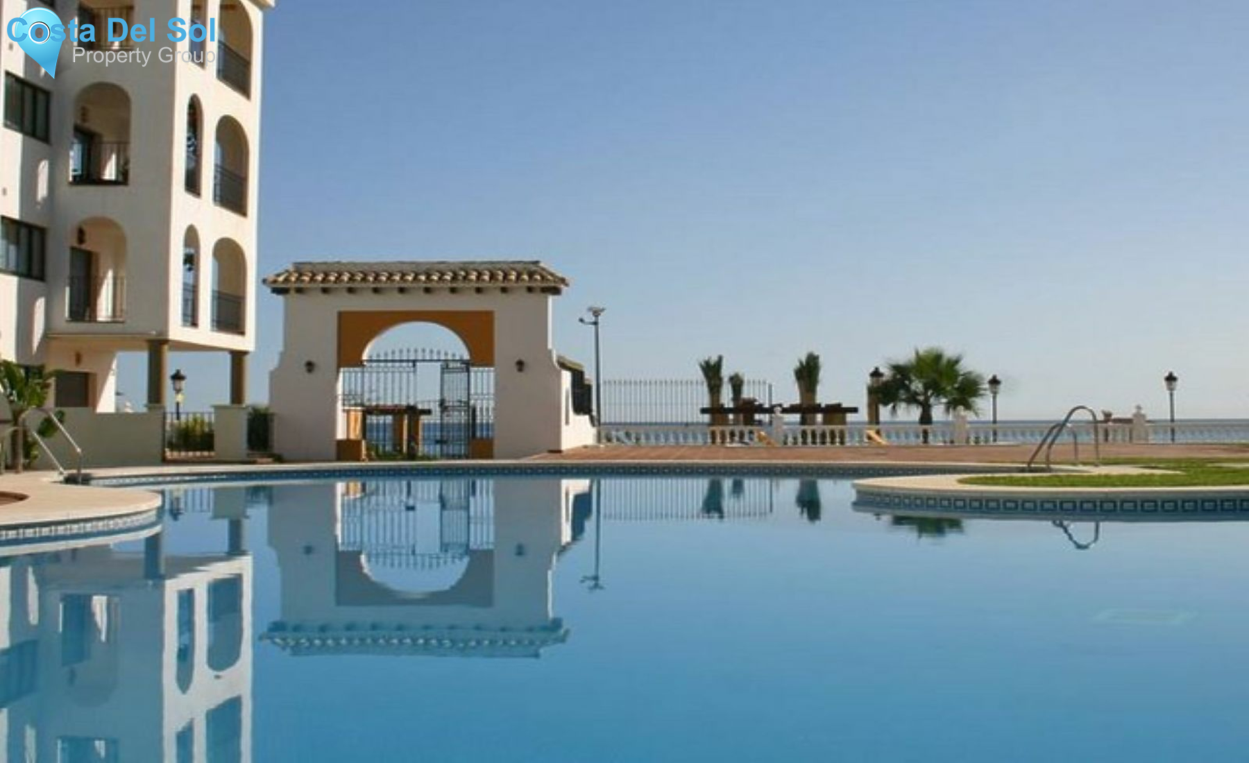 Middle Floor Apartment in La Duquesa-1201102