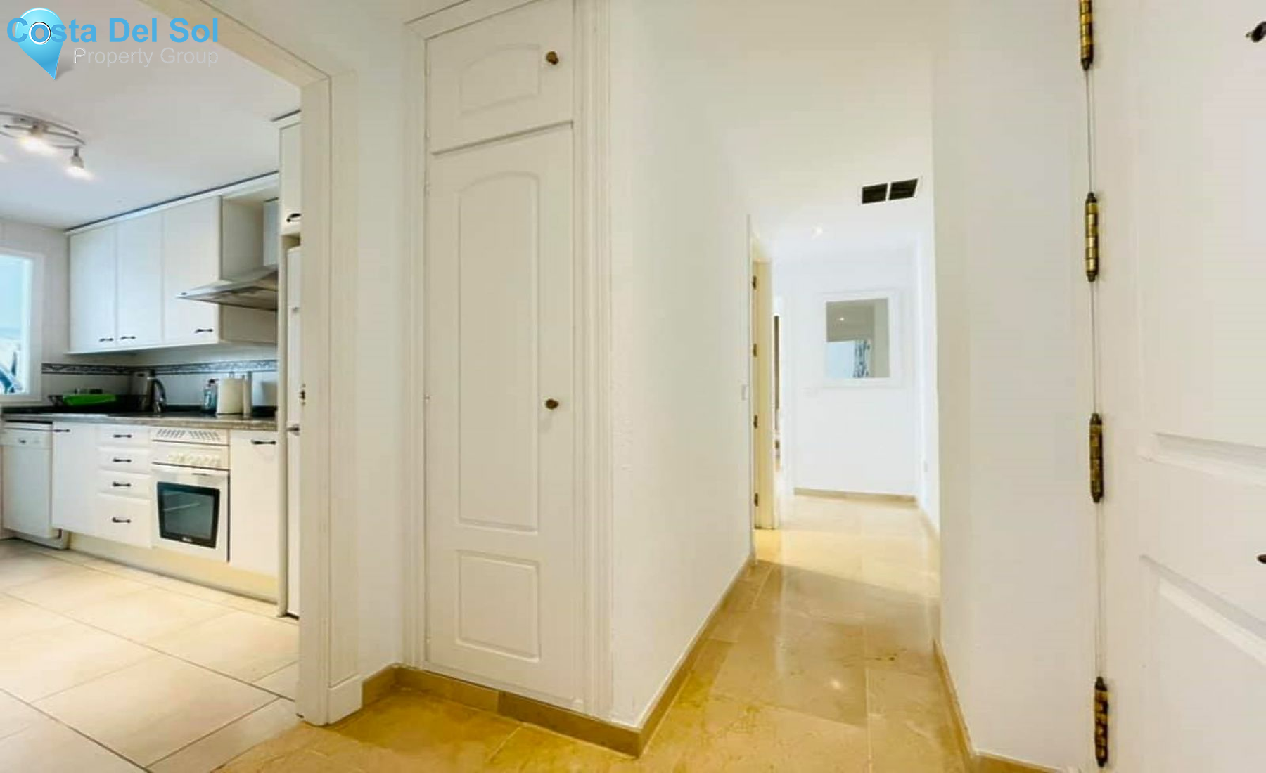 Middle Floor Apartment in La Duquesa-1201095