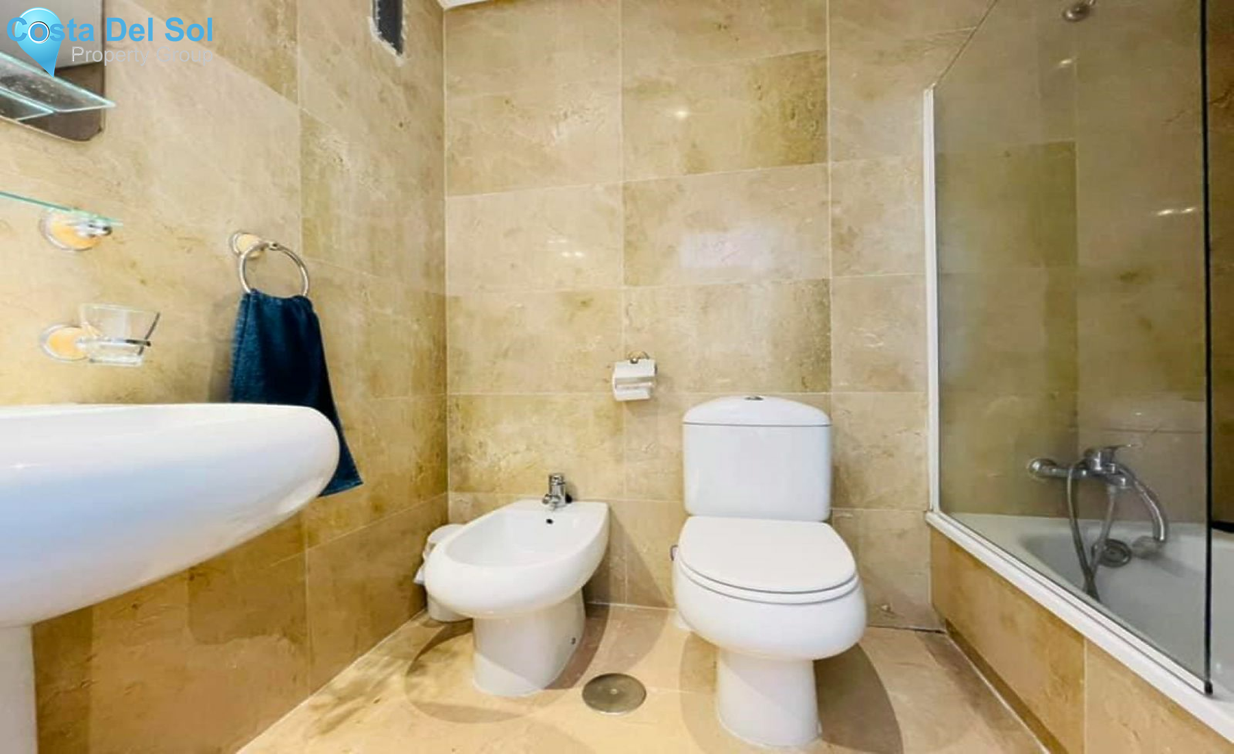 Middle Floor Apartment in La Duquesa-1201099