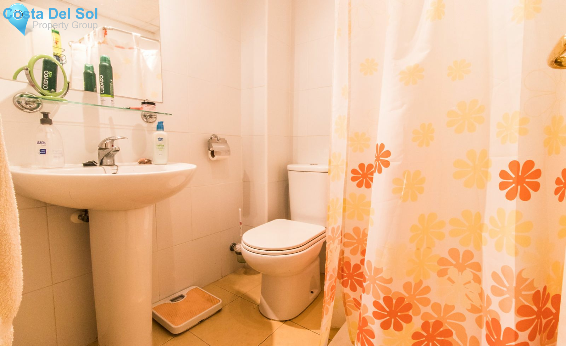 Middle Floor Apartment in La Duquesa-1202596