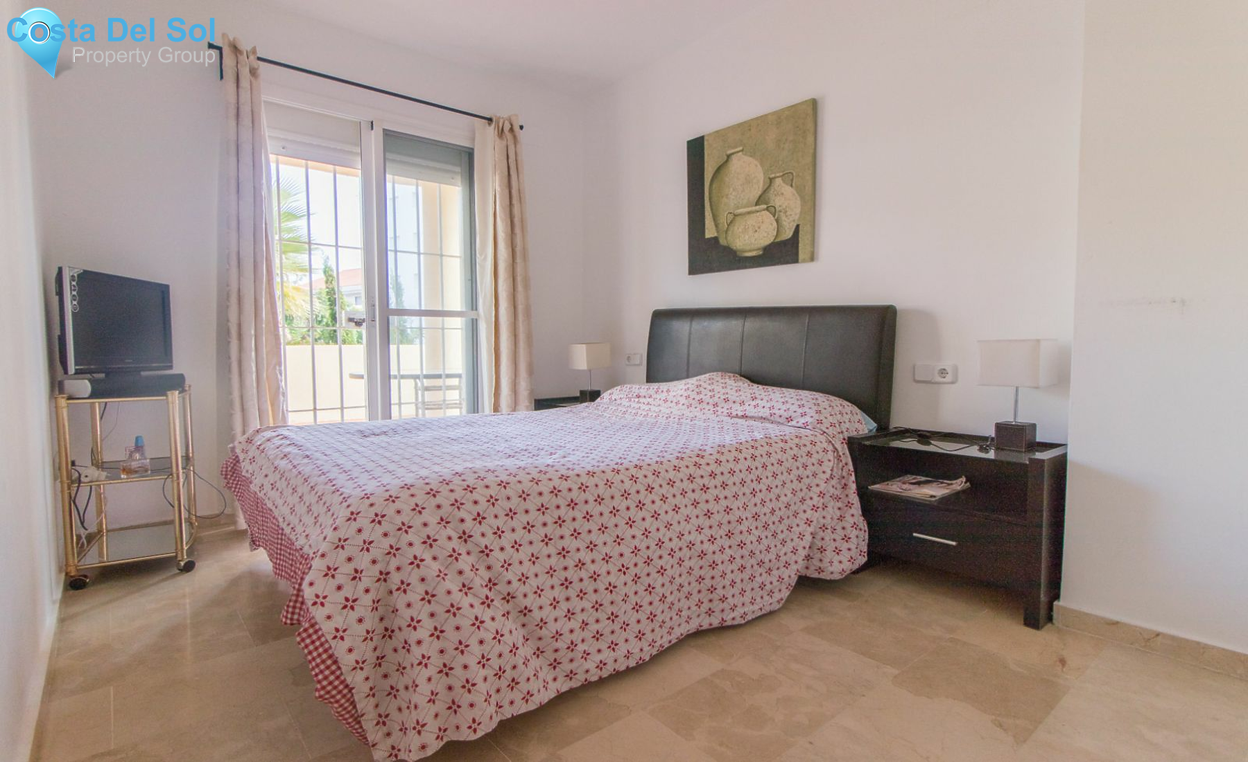 Middle Floor Apartment in La Duquesa-1202582
