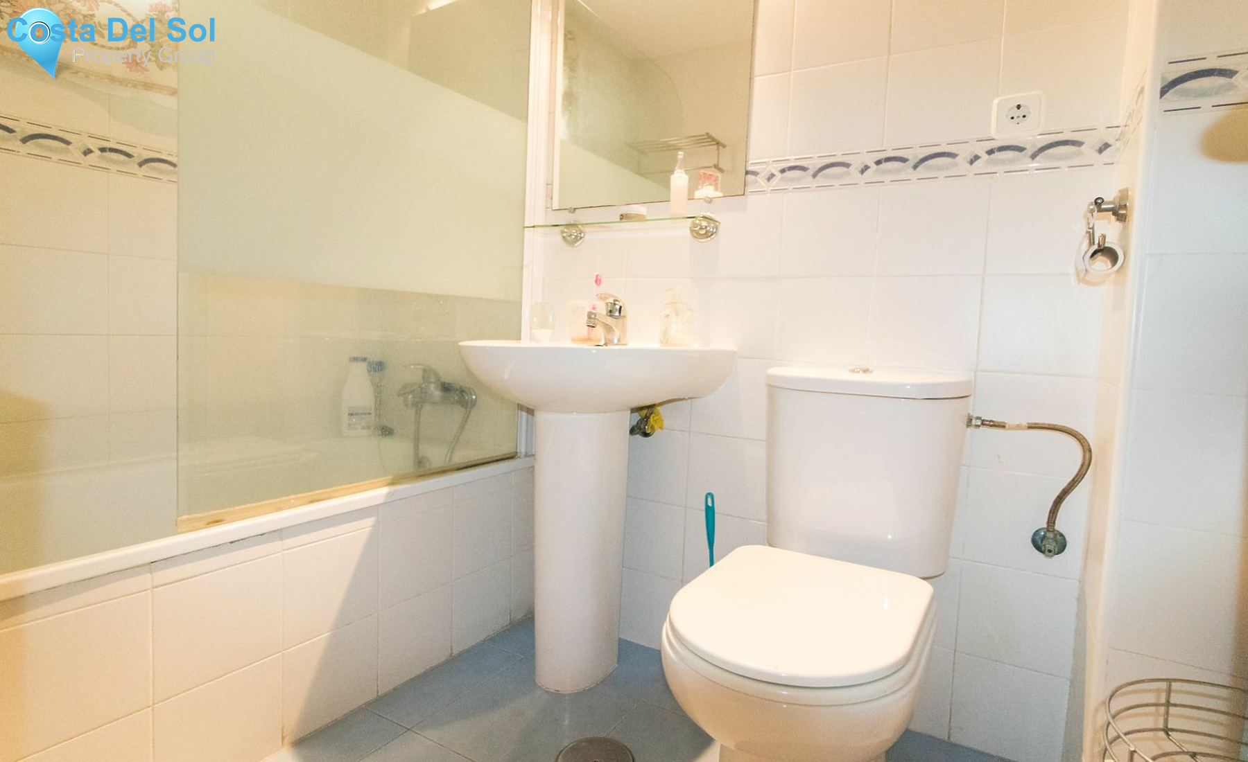 Middle Floor Apartment in La Duquesa-1202585