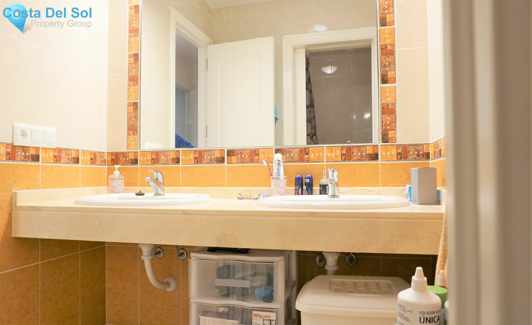 Middle Floor Apartment in La Duquesa-1203342