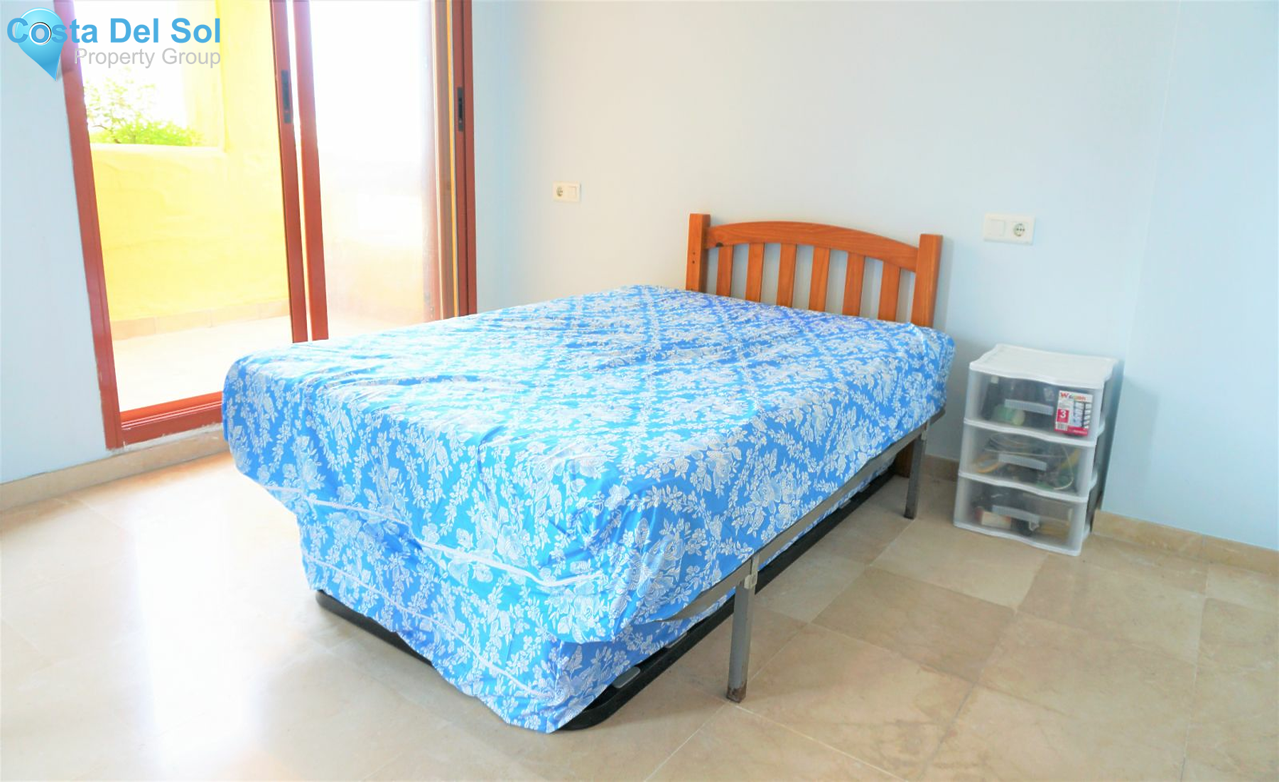 Middle Floor Apartment in La Duquesa-1203344