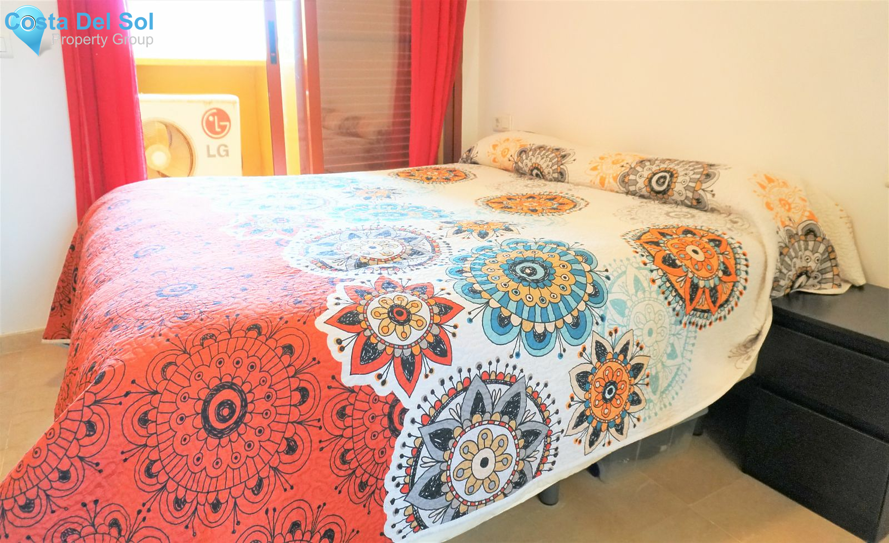 Middle Floor Apartment in La Duquesa-1203339