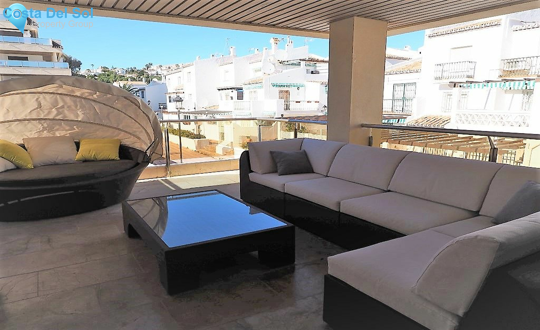 Middle Floor Apartment in La Duquesa-1210288