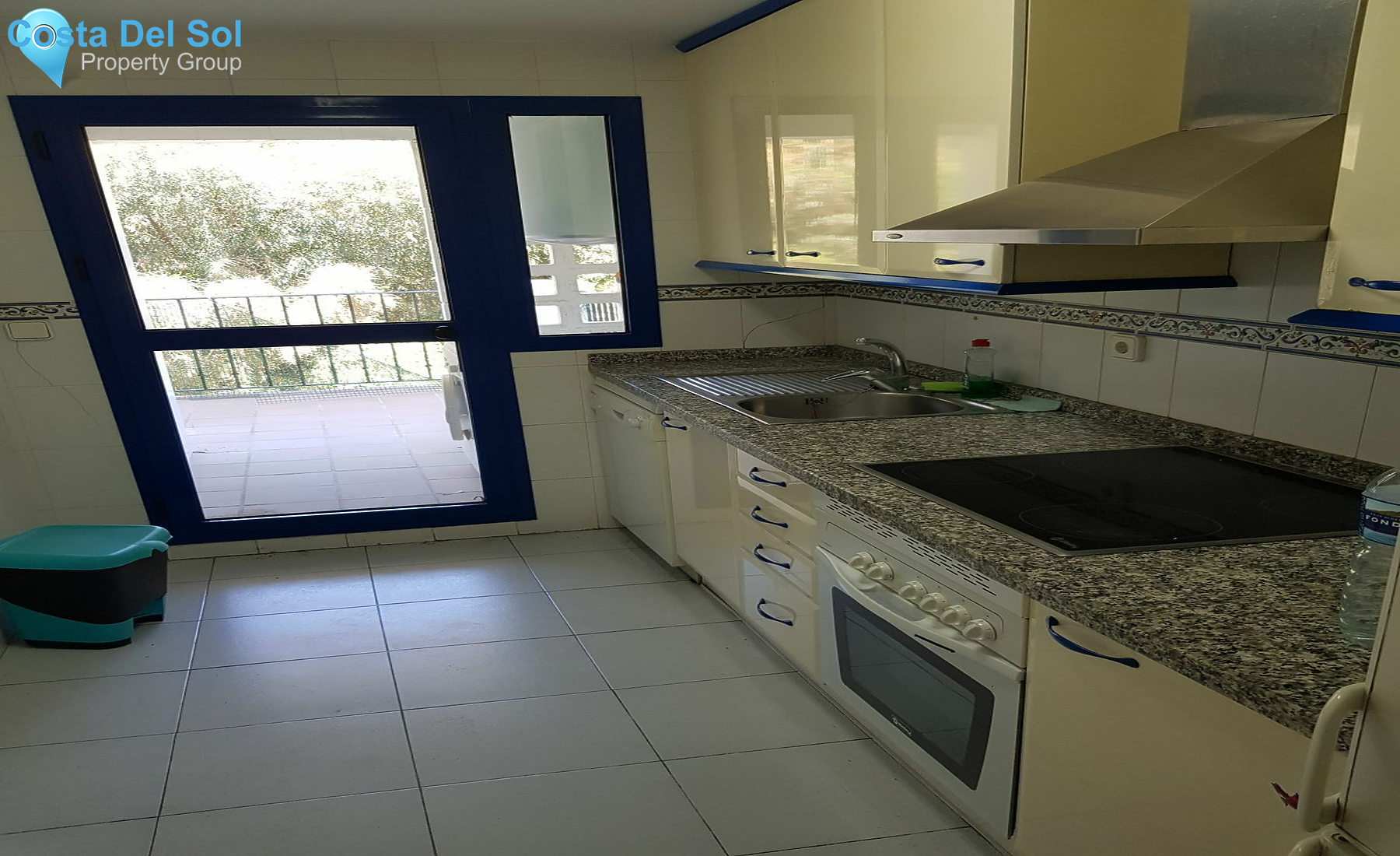 Middle Floor Apartment in La Duquesa-1214302