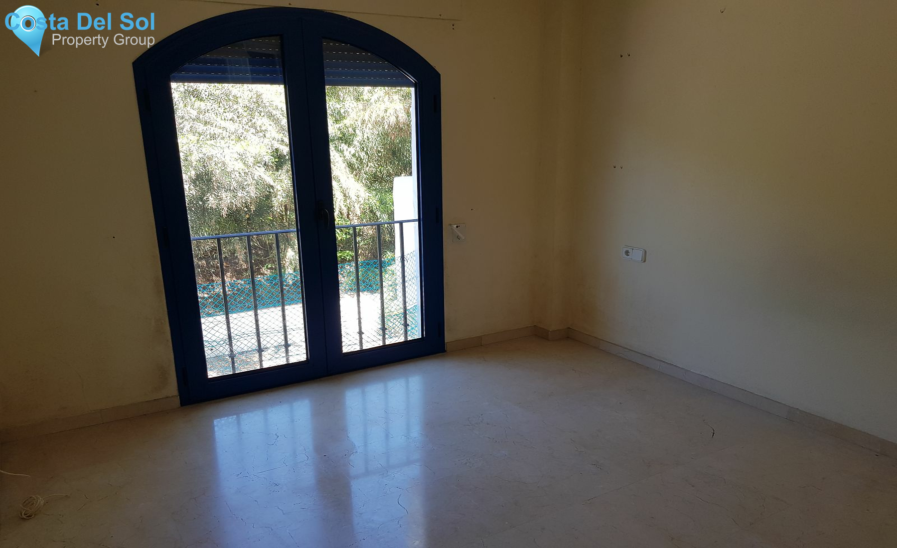 Middle Floor Apartment in La Duquesa-1214309