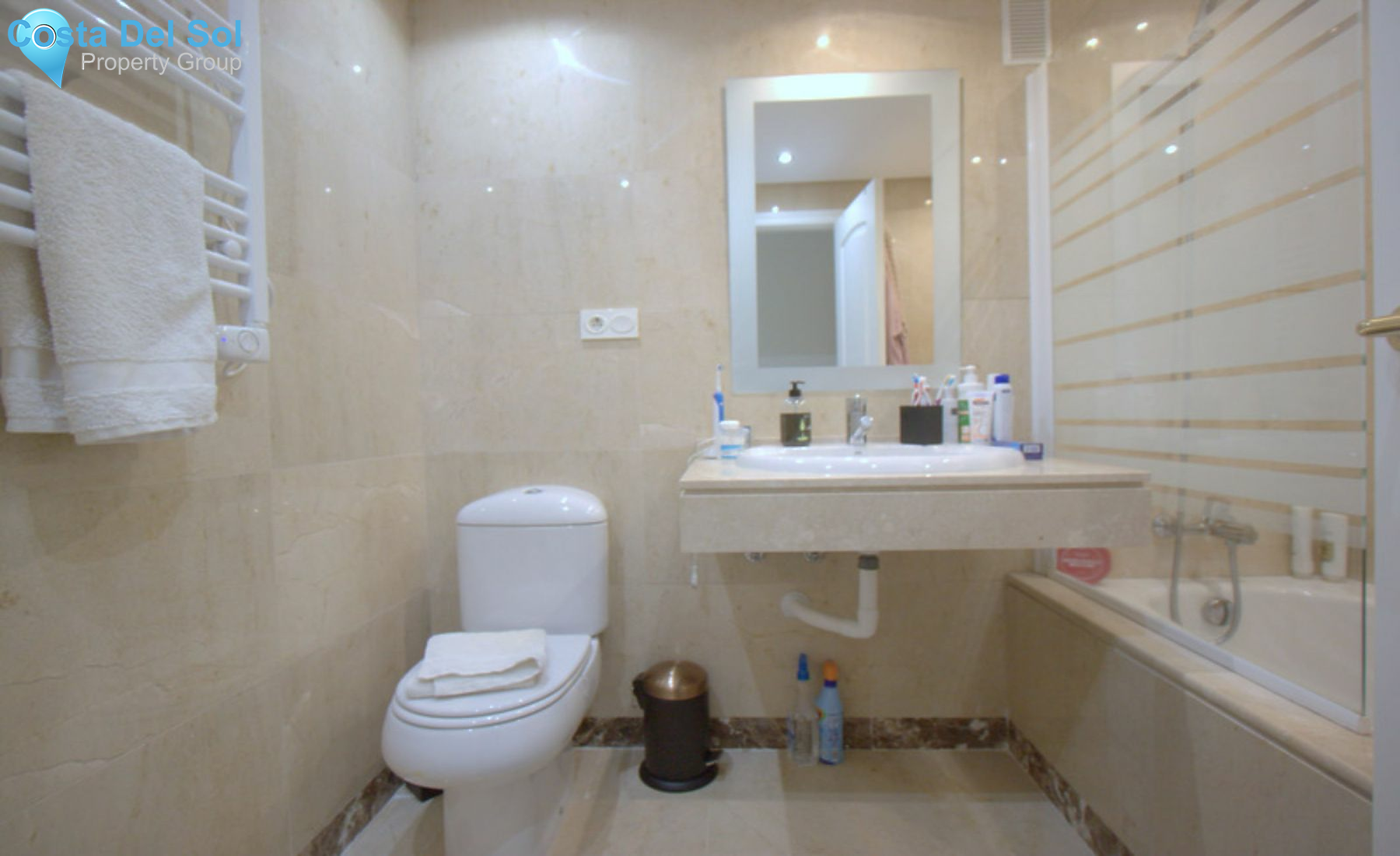 Middle Floor Apartment in La Duquesa-1216695