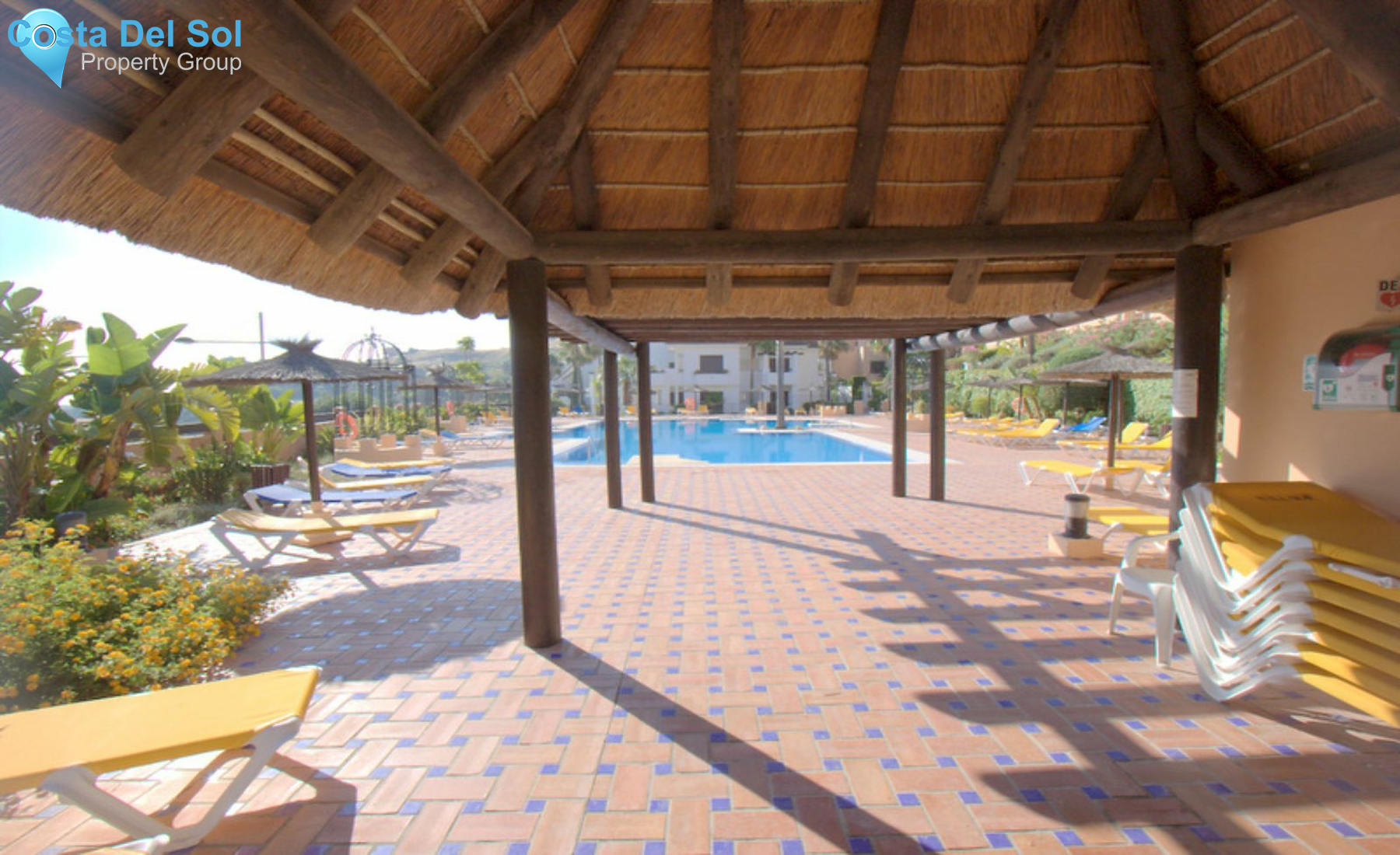 Middle Floor Apartment in La Duquesa-1216703