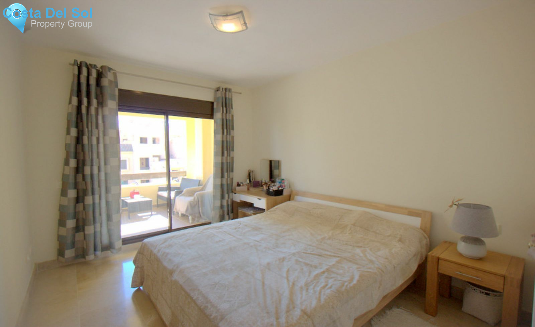 Middle Floor Apartment in La Duquesa-1216692