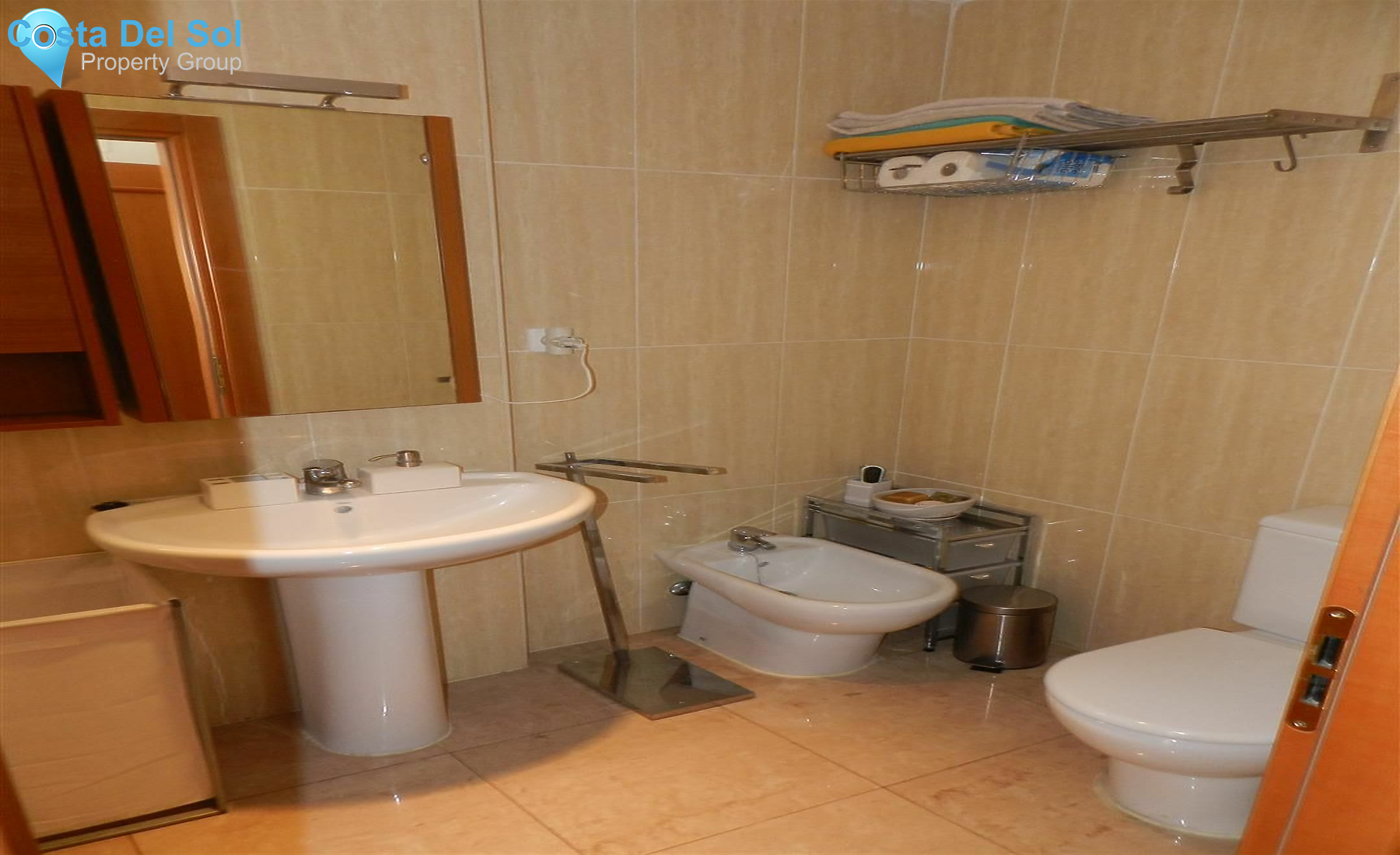 Middle Floor Apartment in La Duquesa-1220279