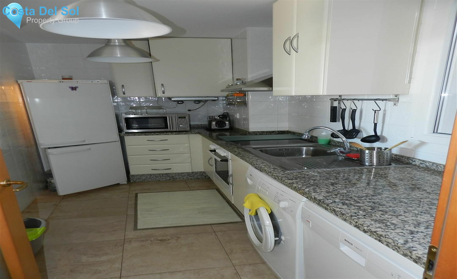 Middle Floor Apartment in La Duquesa-1220272