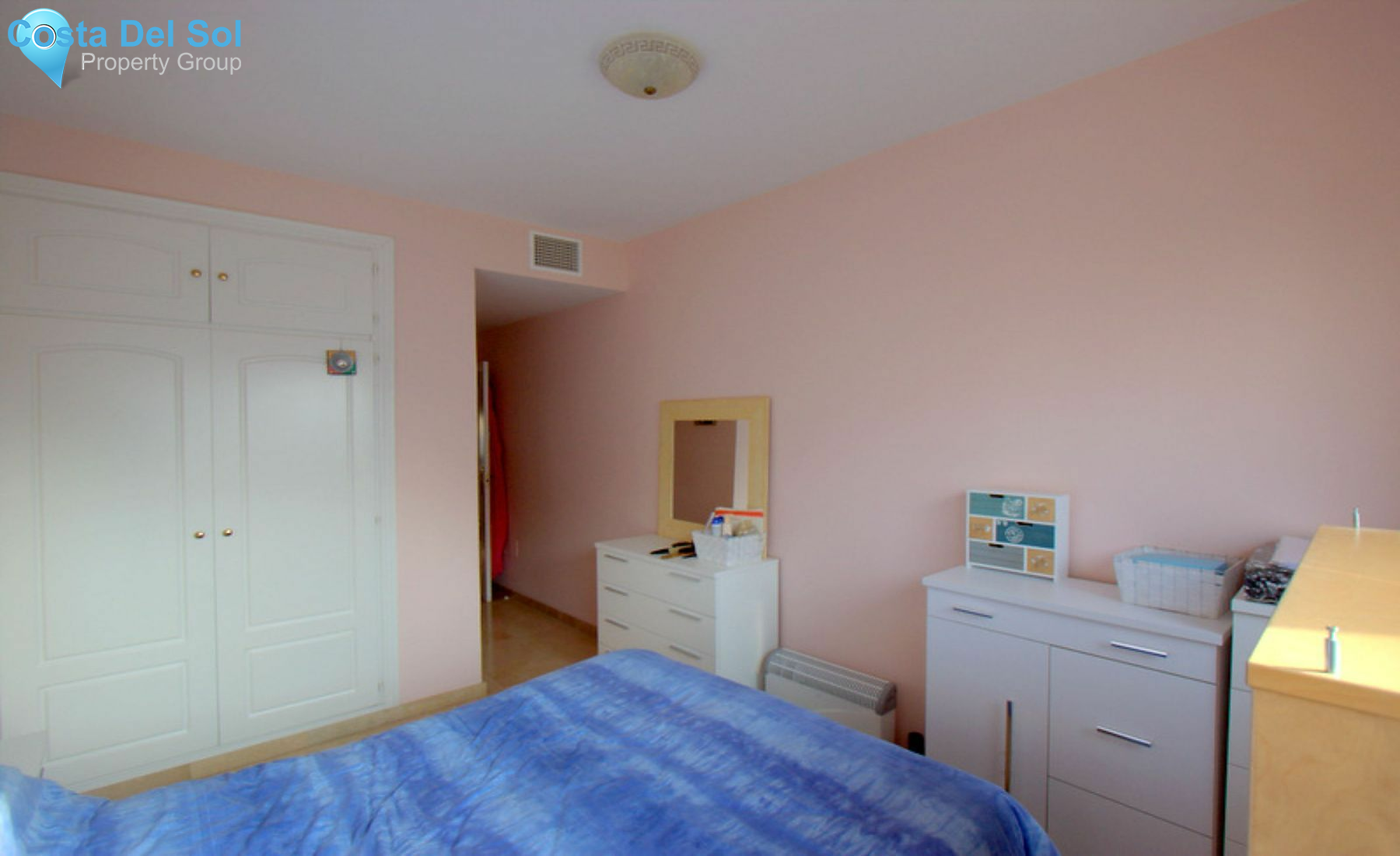 Middle Floor Apartment in La Duquesa-1396870