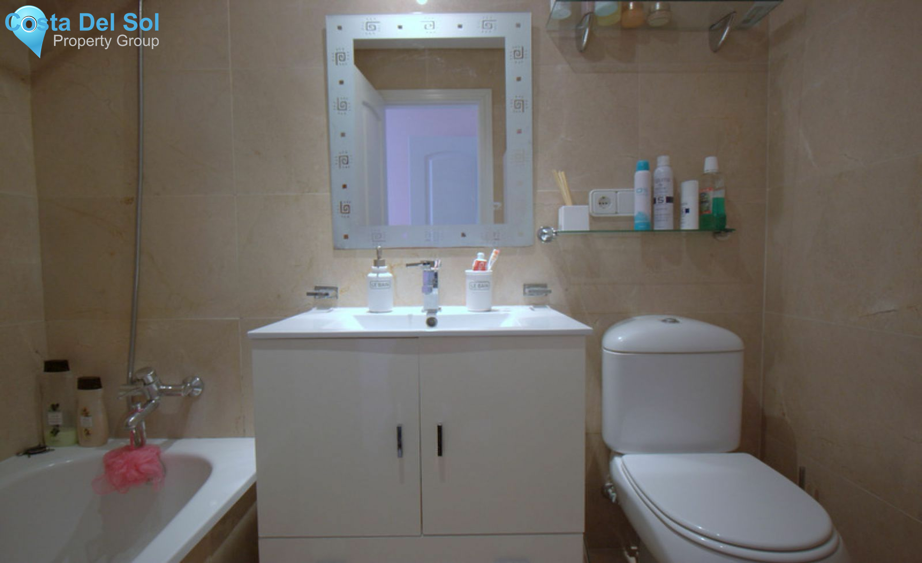 Middle Floor Apartment in La Duquesa-1396872