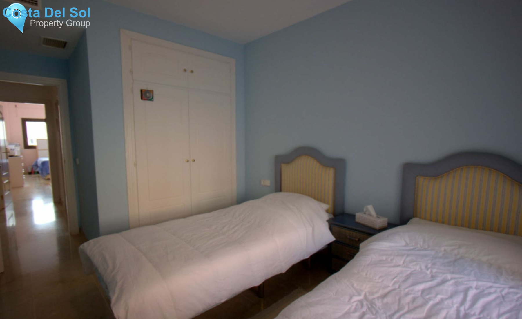 Middle Floor Apartment in La Duquesa-1396875