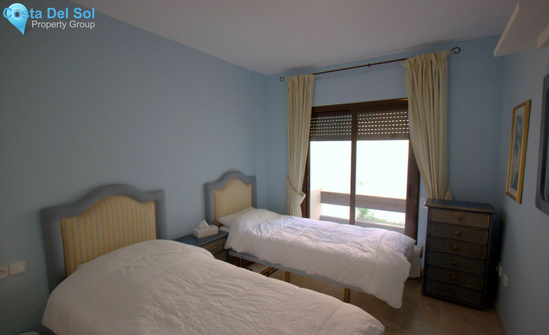 Middle Floor Apartment in La Duquesa-1396876