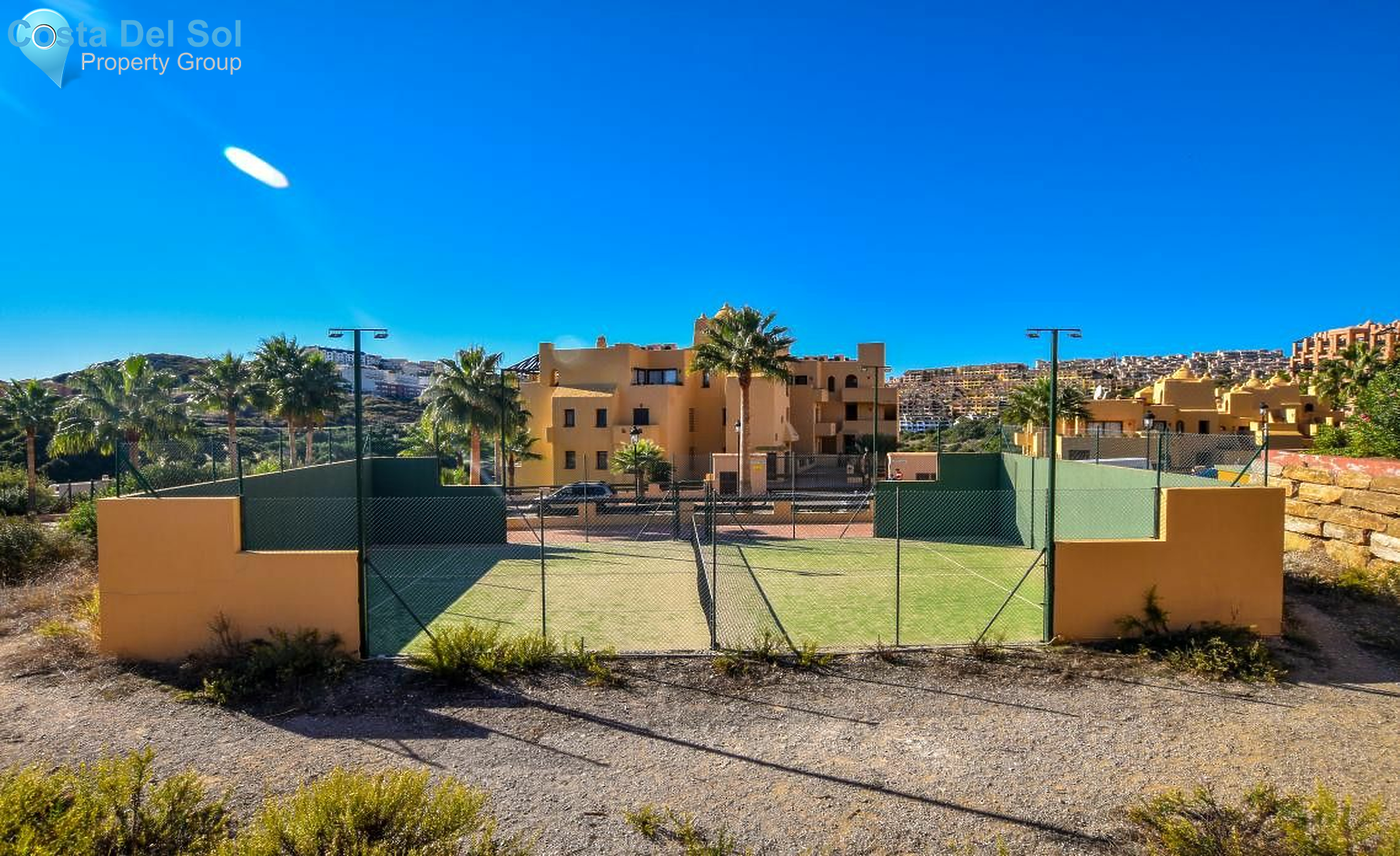 Middle Floor Apartment in La Duquesa-1417461