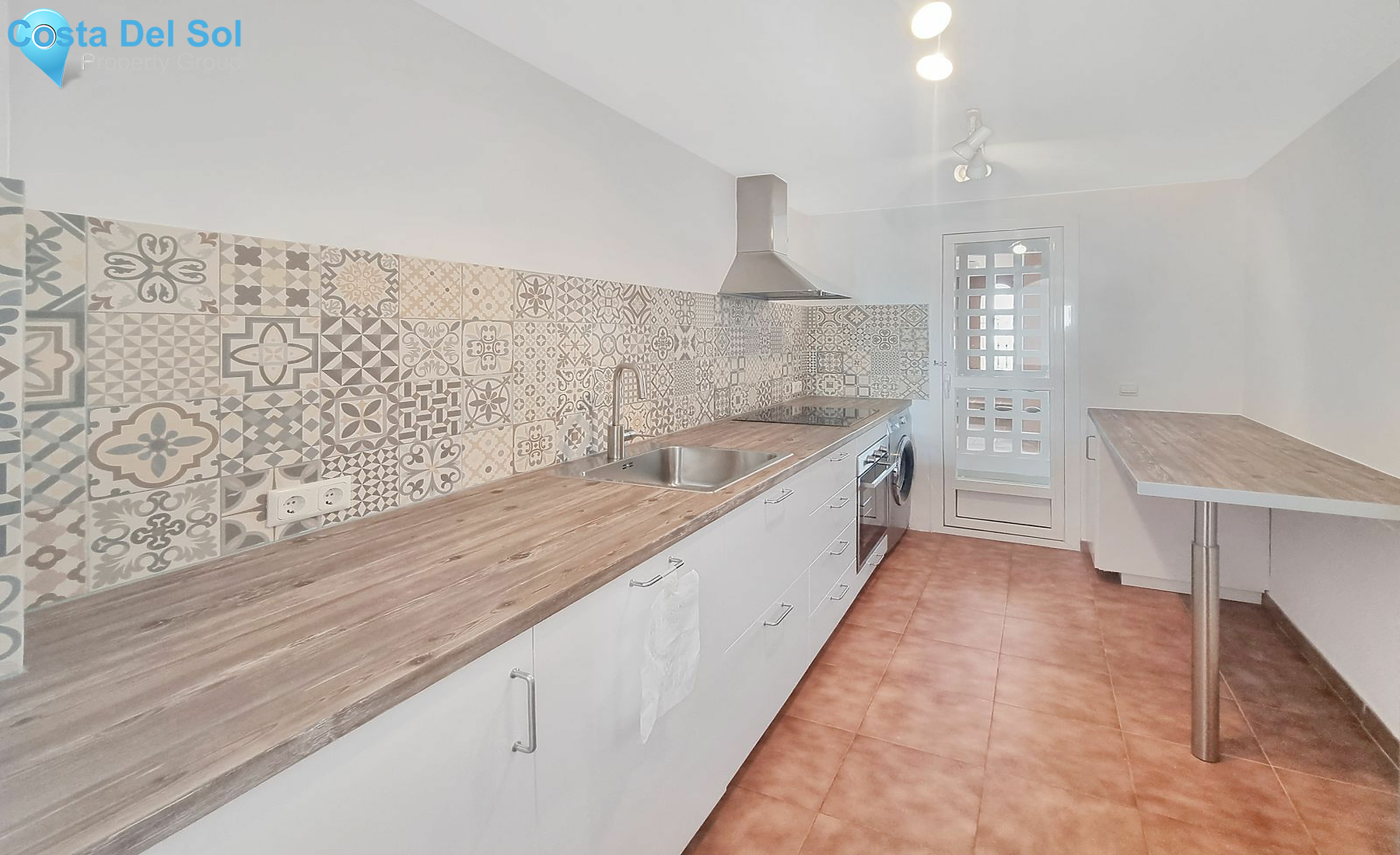 Middle Floor Apartment in La Duquesa-1418809