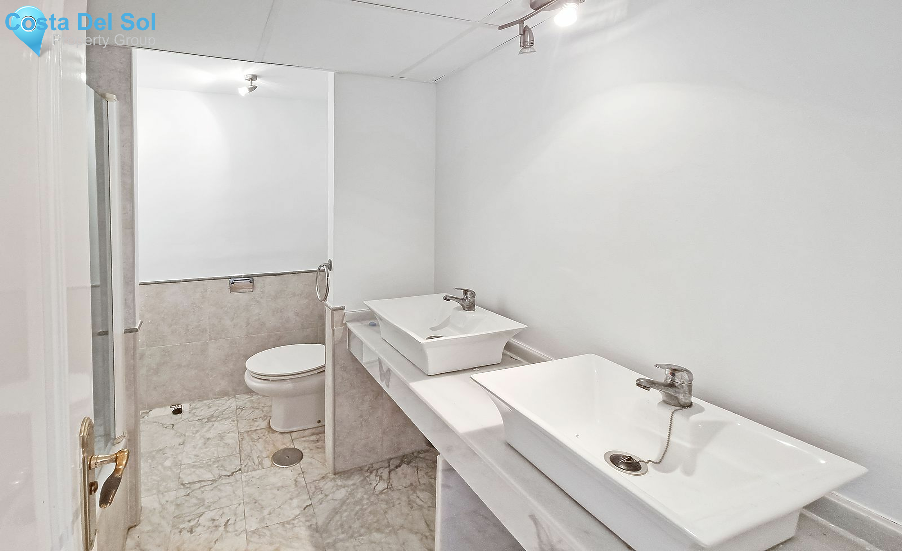 Middle Floor Apartment in La Duquesa-1418817