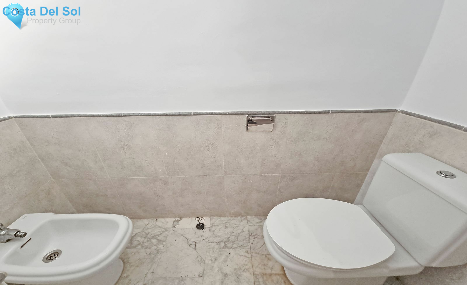 Middle Floor Apartment in La Duquesa-1418818