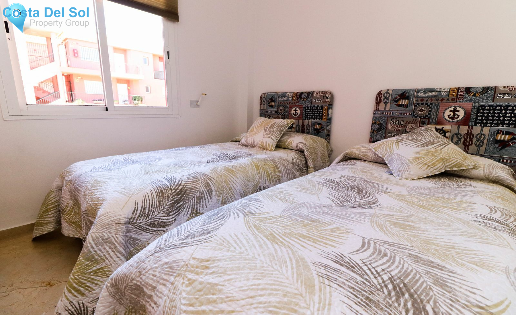 Middle Floor Apartment in La Duquesa-1441907