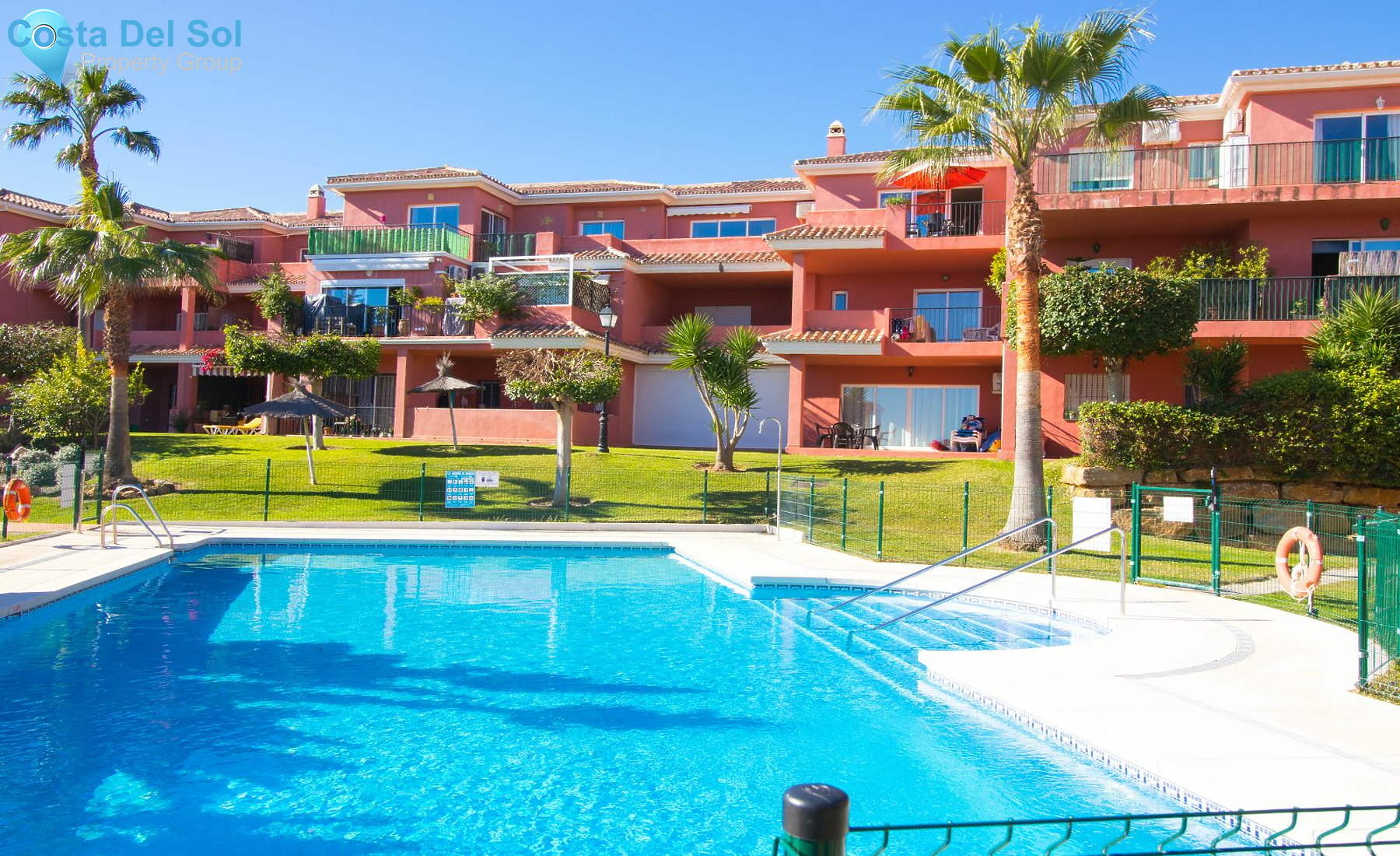 Middle Floor Apartment in La Duquesa-1441898