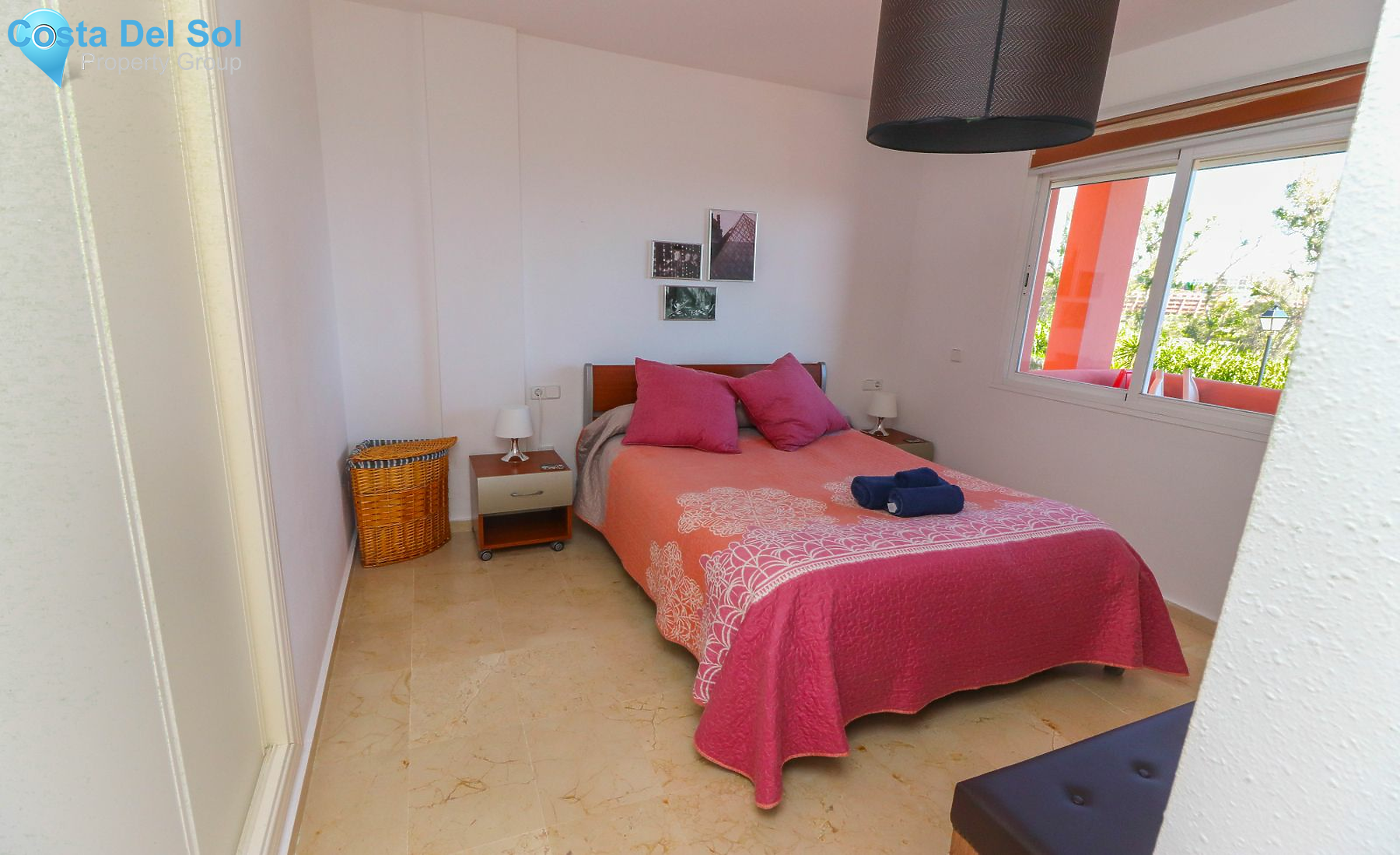 Middle Floor Apartment in La Duquesa-1441902