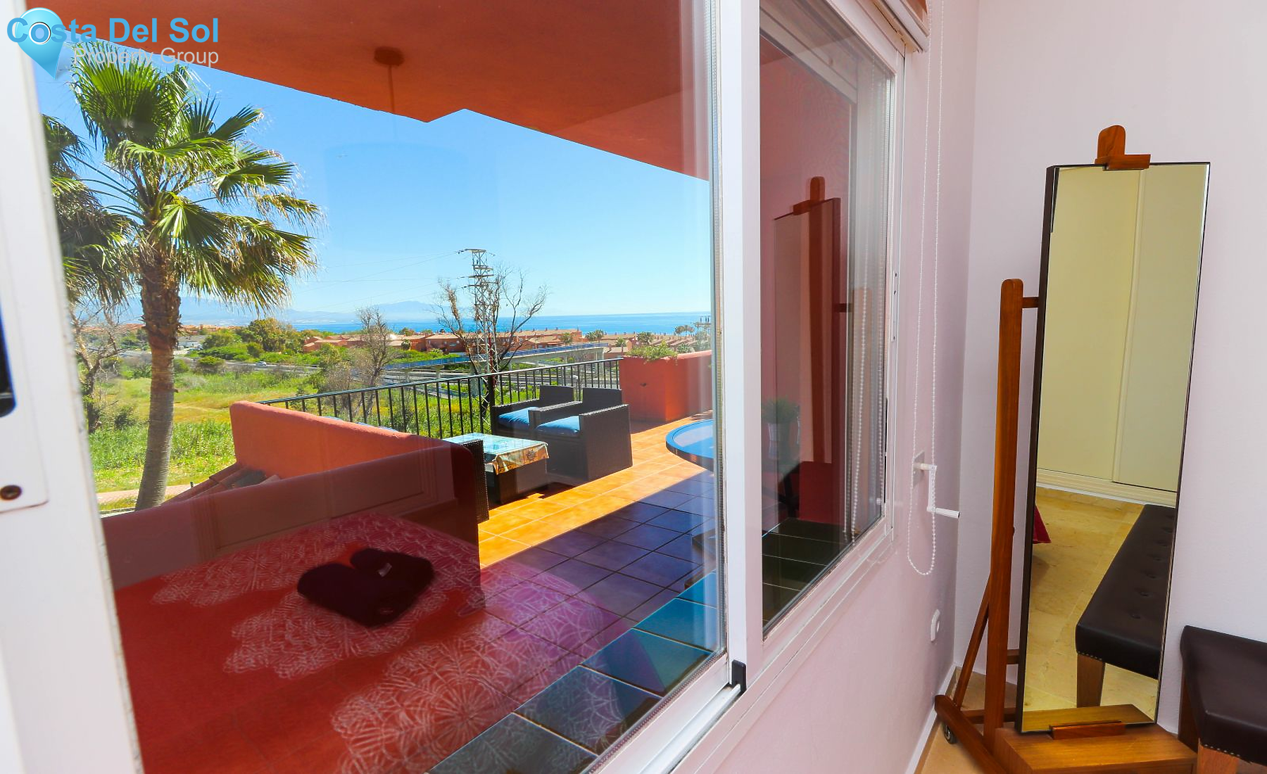 Middle Floor Apartment in La Duquesa-1441903