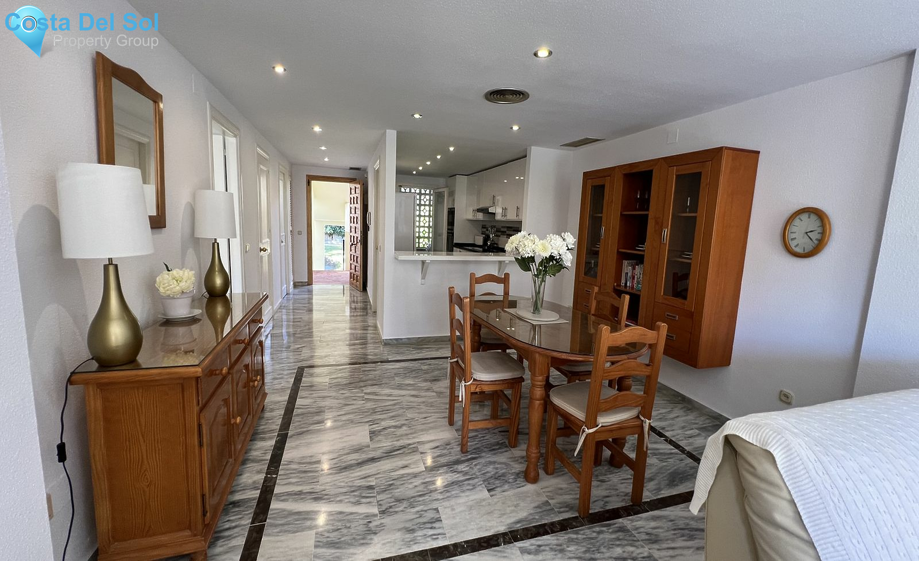 Middle Floor Apartment in La Duquesa-1469336