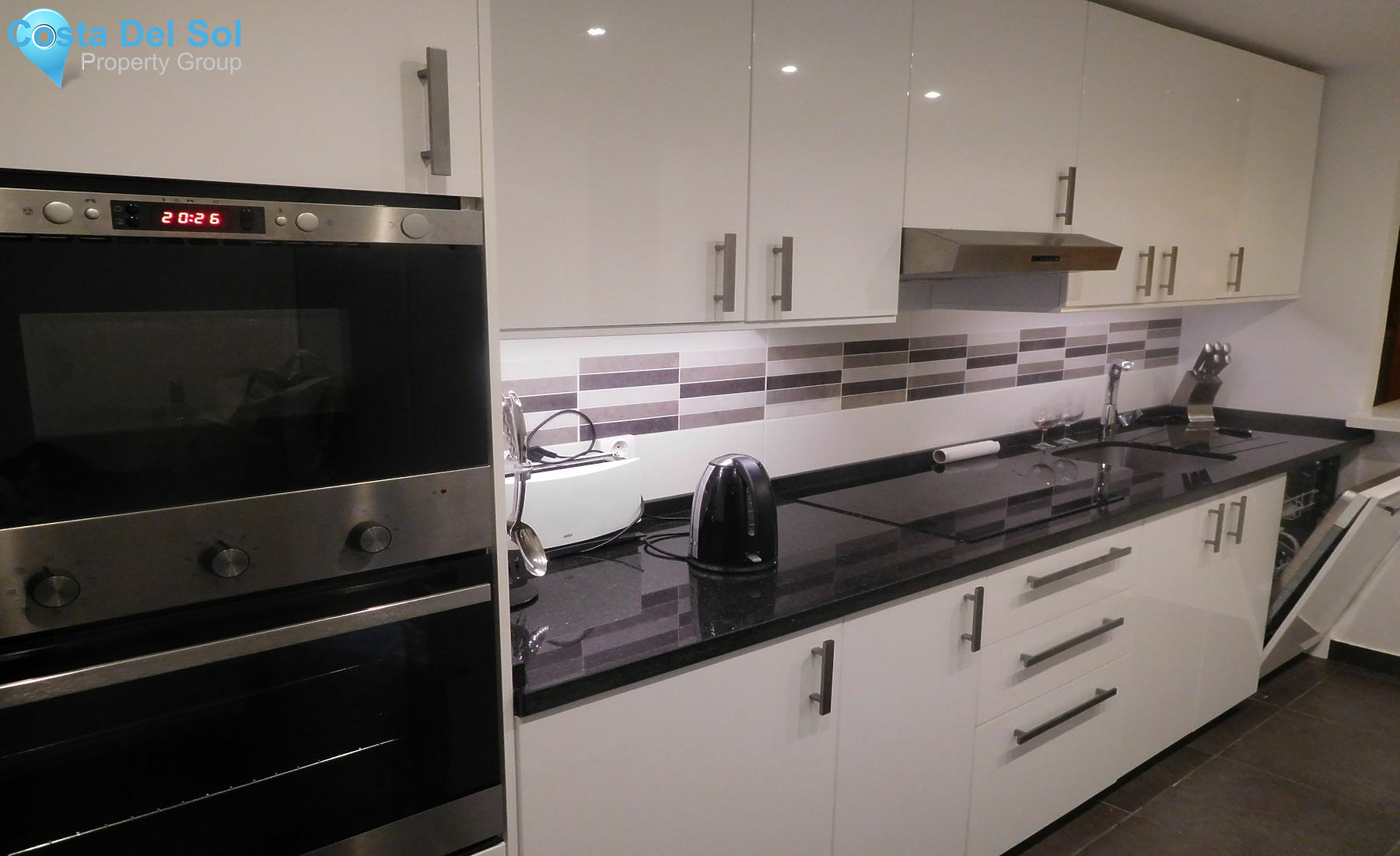Middle Floor Apartment in La Duquesa-1469327