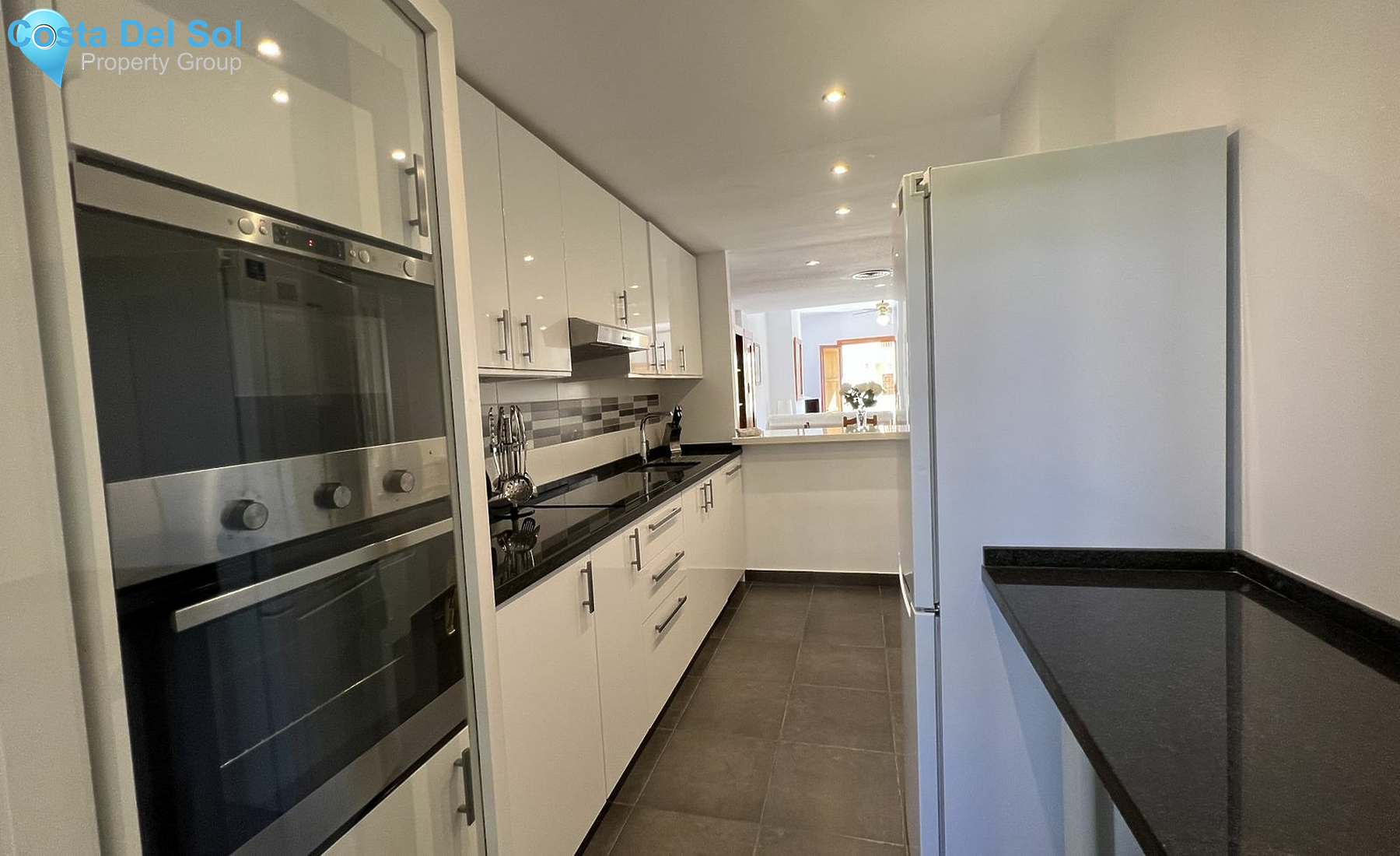 Middle Floor Apartment in La Duquesa-1469329