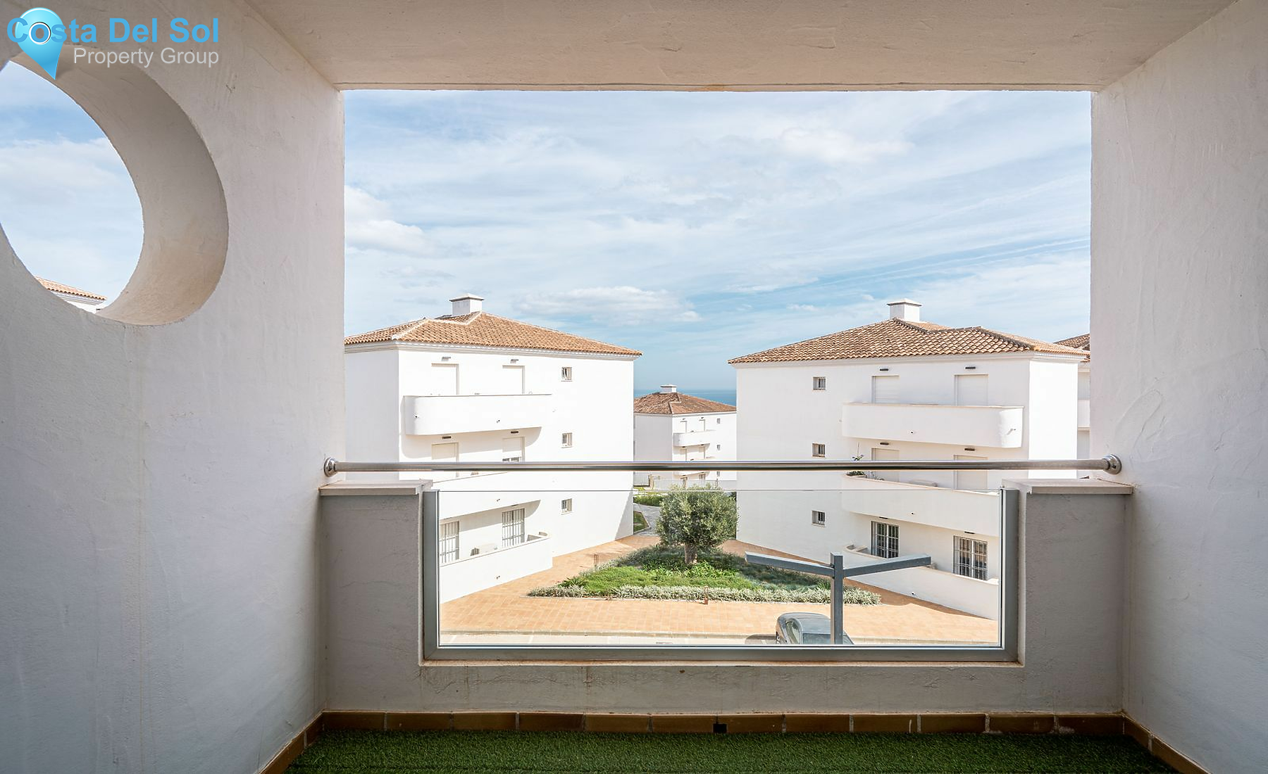 Middle Floor Apartment in La Duquesa-1481290